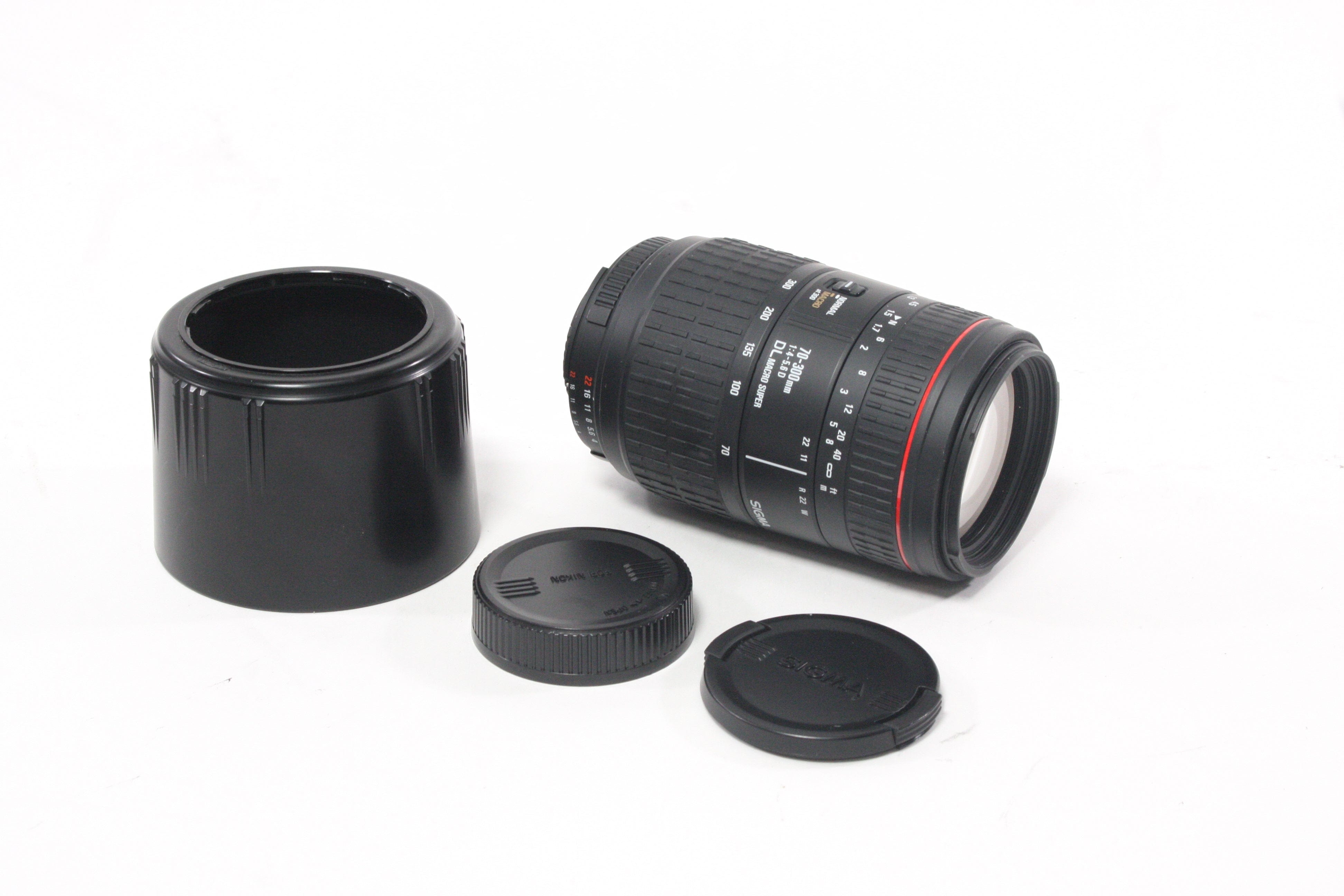 Sigma 70-300mm f/4-5.6 DL Macro Super Lens for Nikon AF Mount