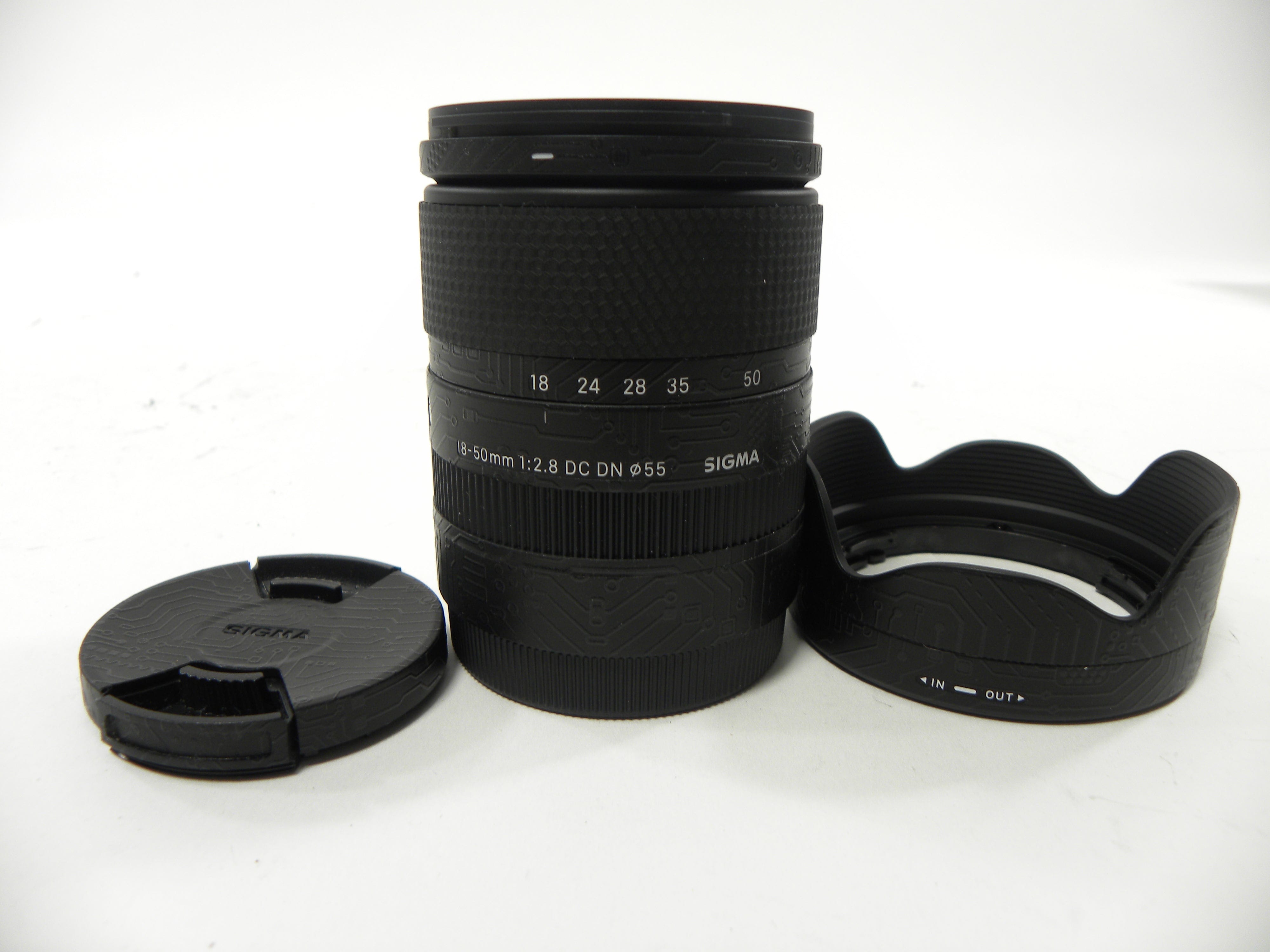 Sigma DC DN 18-50mm f2.8 Sony E Mount w/Skin