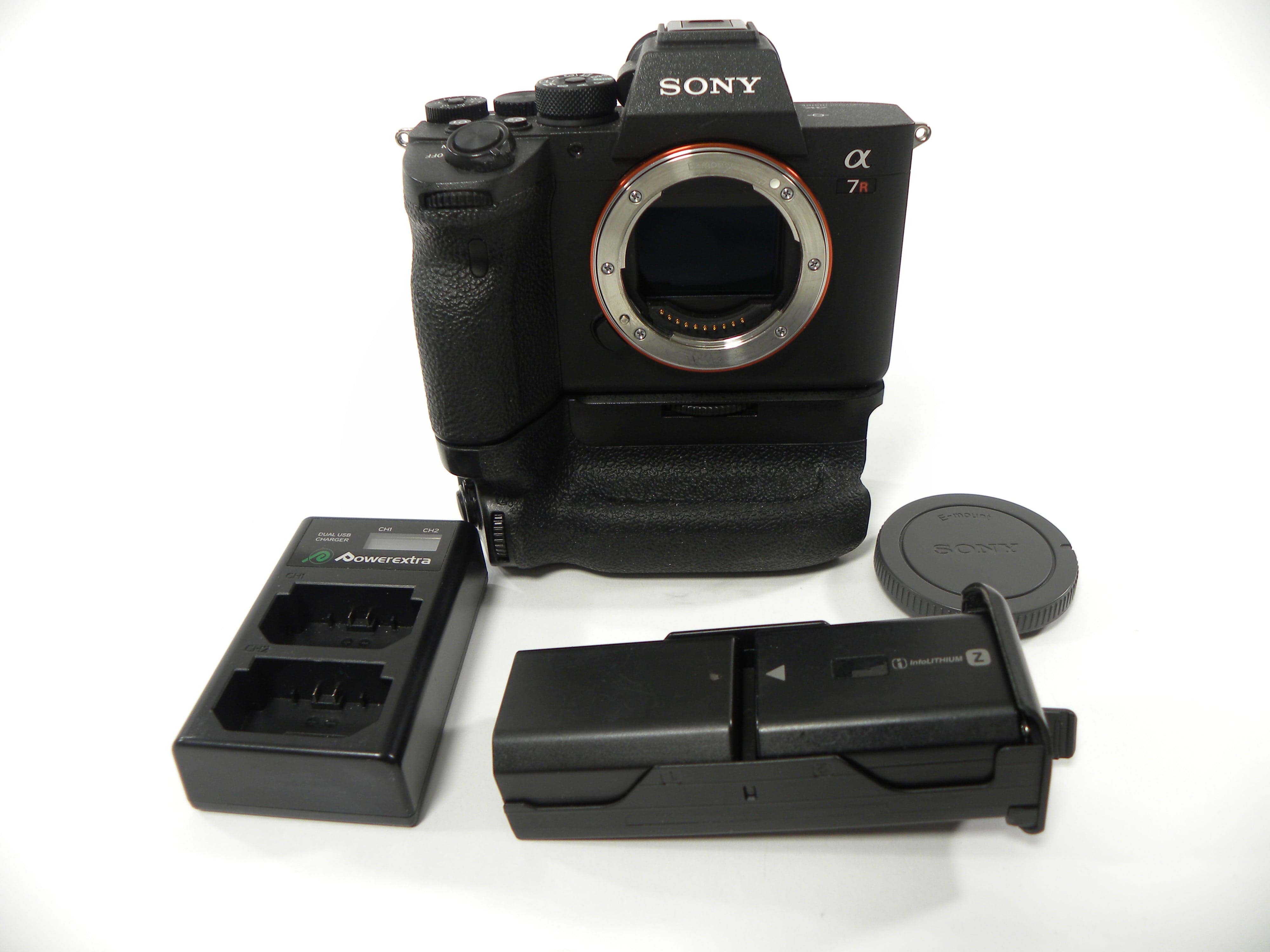 Sony a 7R IV 61.0mp Digital Mirrorless Camera Body only Shutter Ct. 5,304