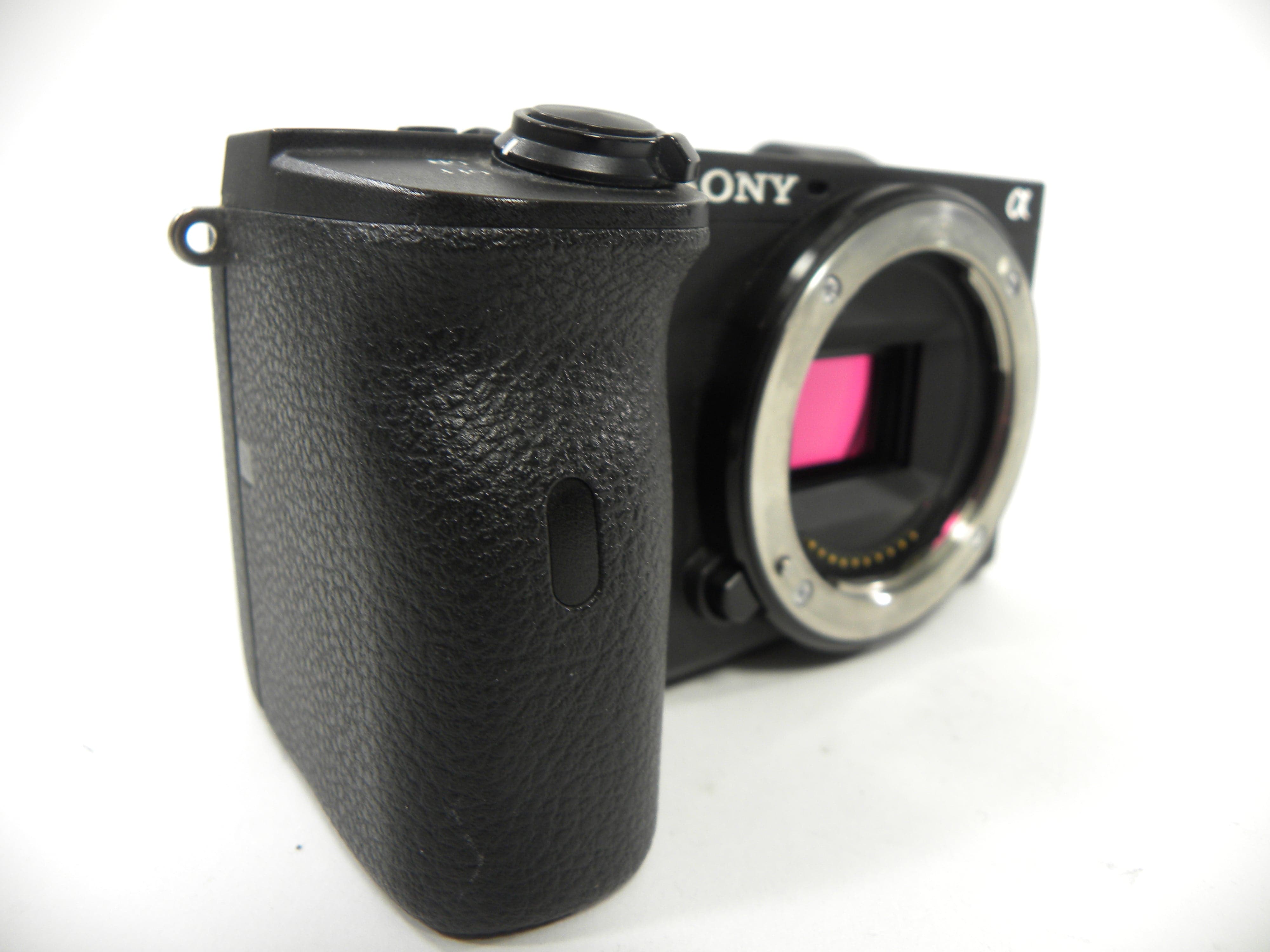 Sony a6600 24.2mp Digital Mirrorless Camera Body Only Shutter Ct. 977