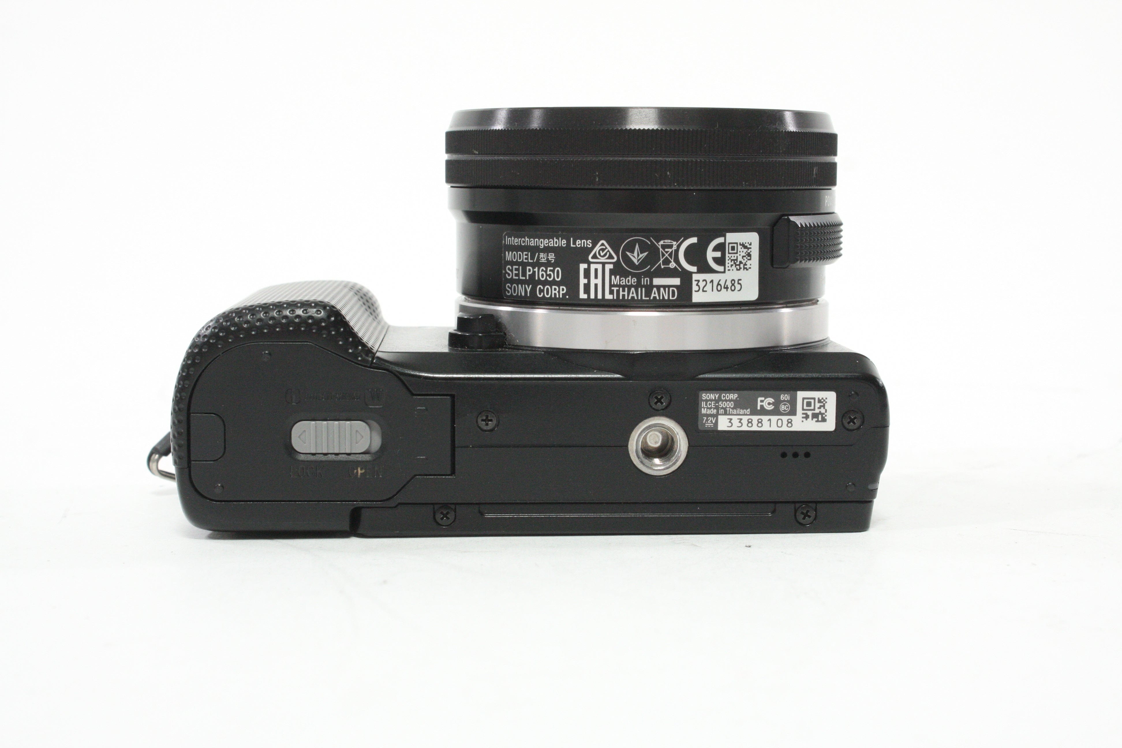 Sony Alpha a5000 Camera with 16-50mm f.3.5-5.6 Power Zoom Lens Shutter Count ONLY 768
