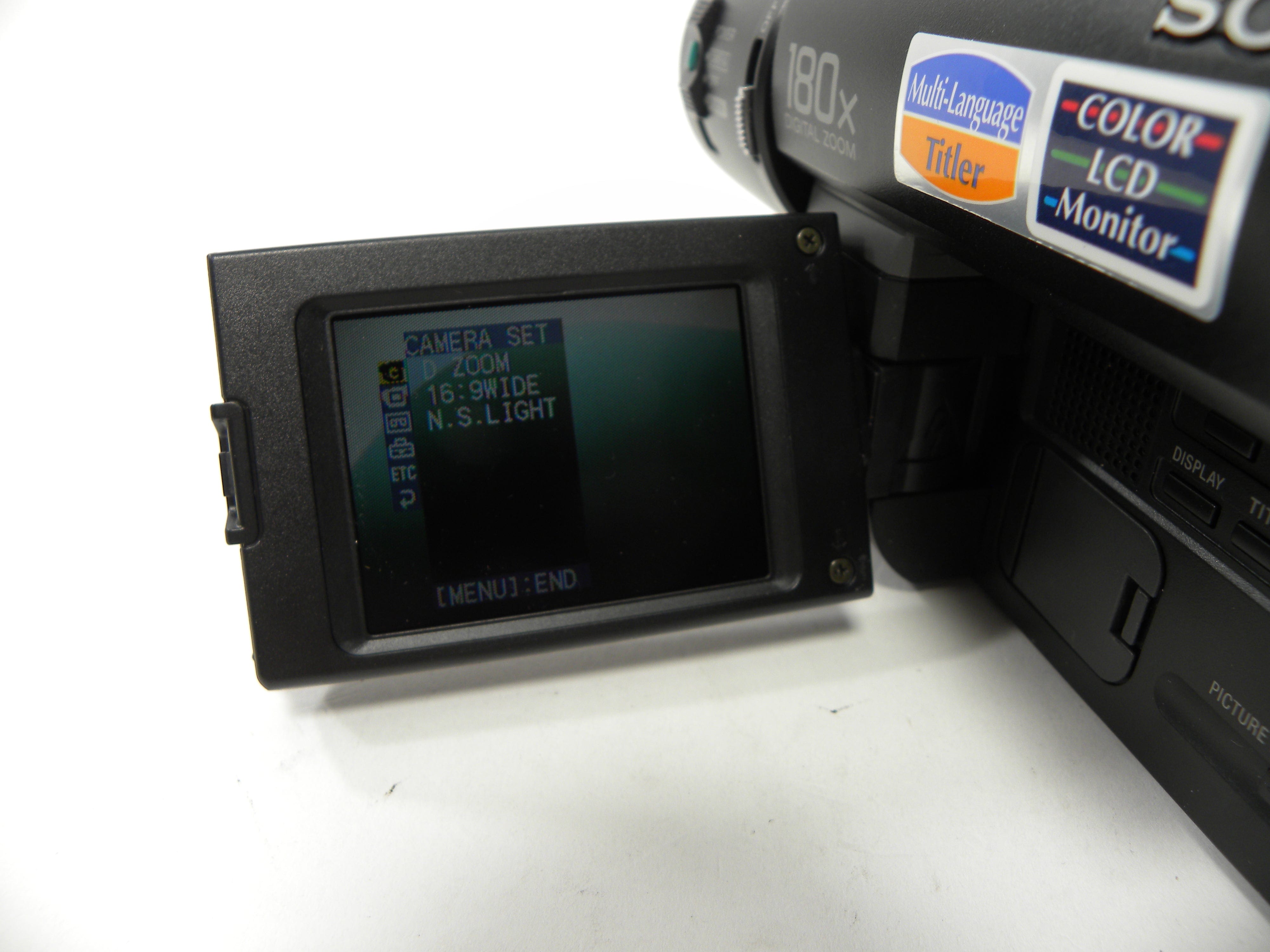 Sony CCD-TRV16 Video 8 XR Handycam Camcorder