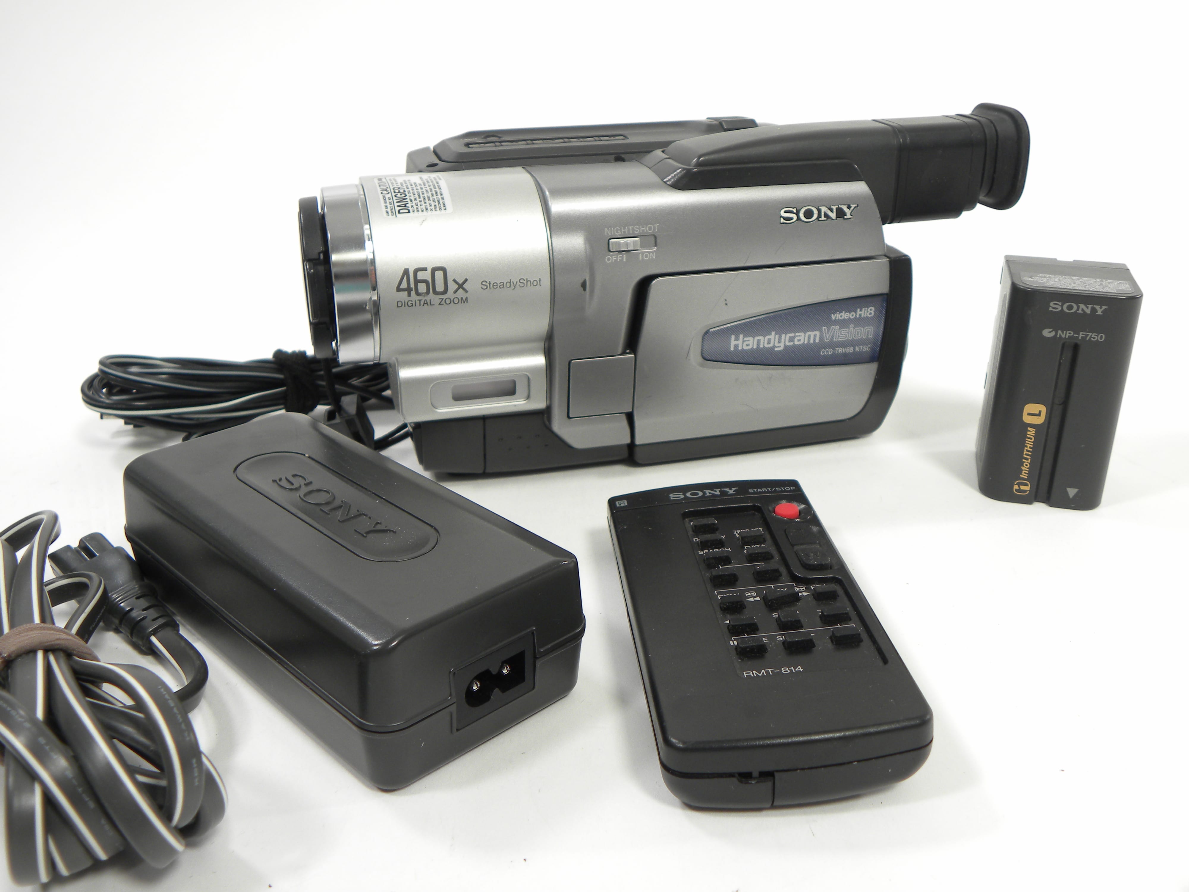 Sony CCD-TRV68 Hi8 Video Handycam Camcorder