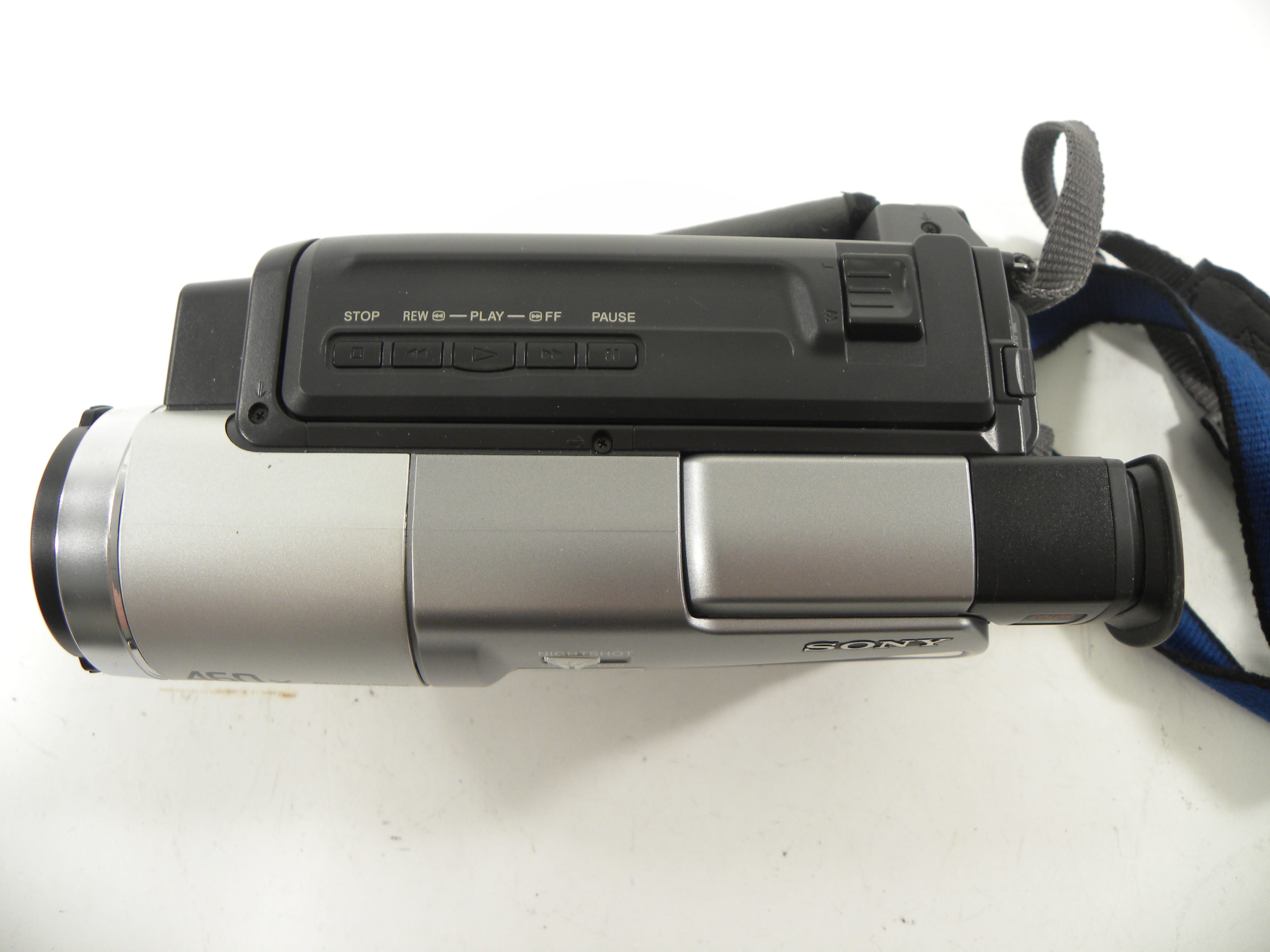 Sony CCD-TRV818 Hi8 Handycam Camcorder
