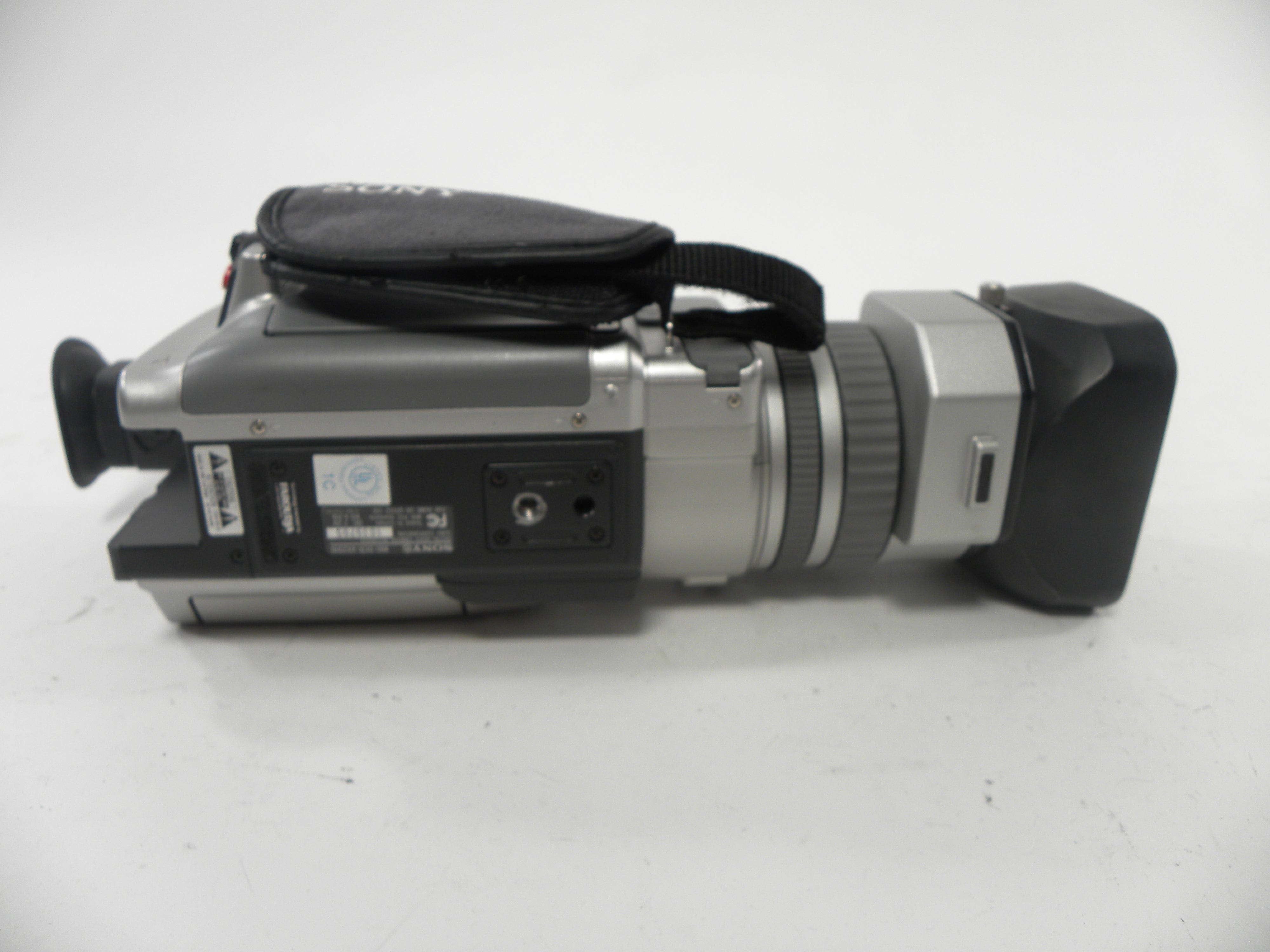 Sony DCR-VX2000 MiniDV Super Steady Shot Camcorder