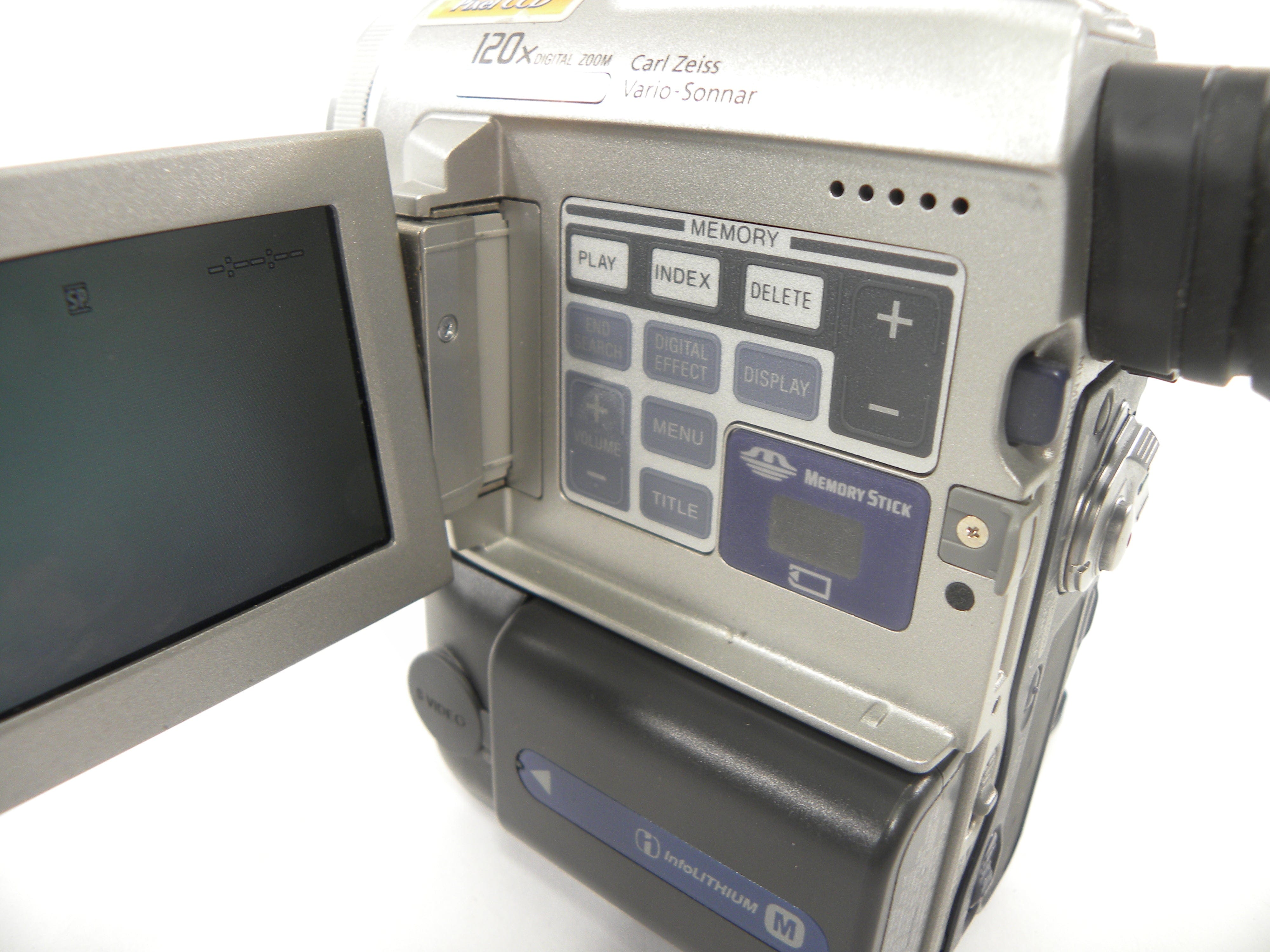 Sony Digital Handycam DCR-PC100 Mini DV
