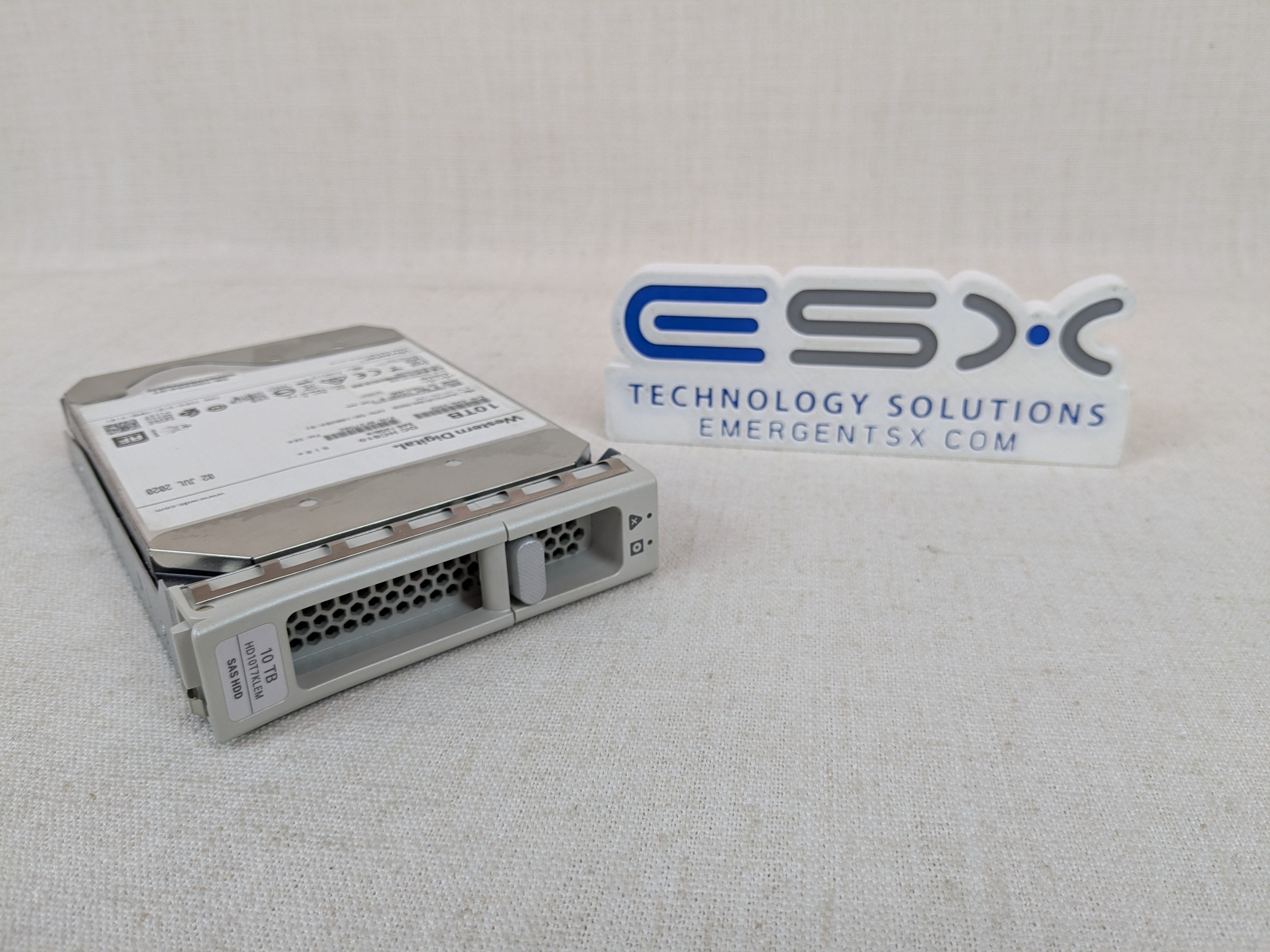 Cisco UCS-HD10T7KLEM 10TB 7.2k 12Gb/s 3.5” SAS 512e Hard Drive