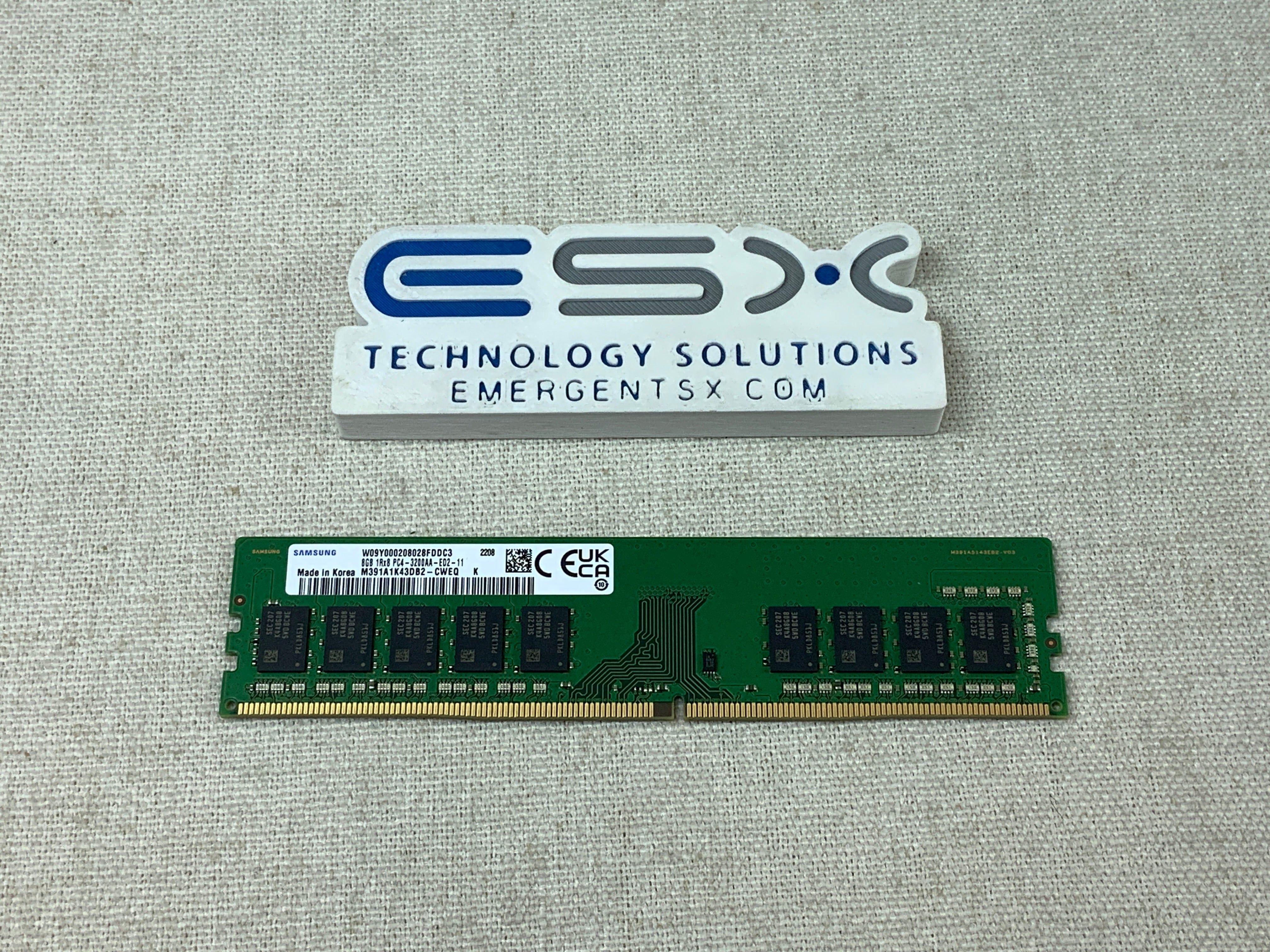 Samsung M391A1K43DB2-CWE 8GB 1Rx8 PC4-3200AA DDR4 ECC Server Memory UDIMM