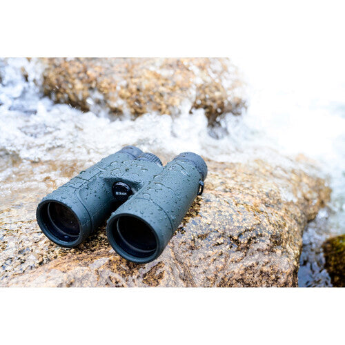 Nikon PROSTAFF P7 10x30 Binoculars