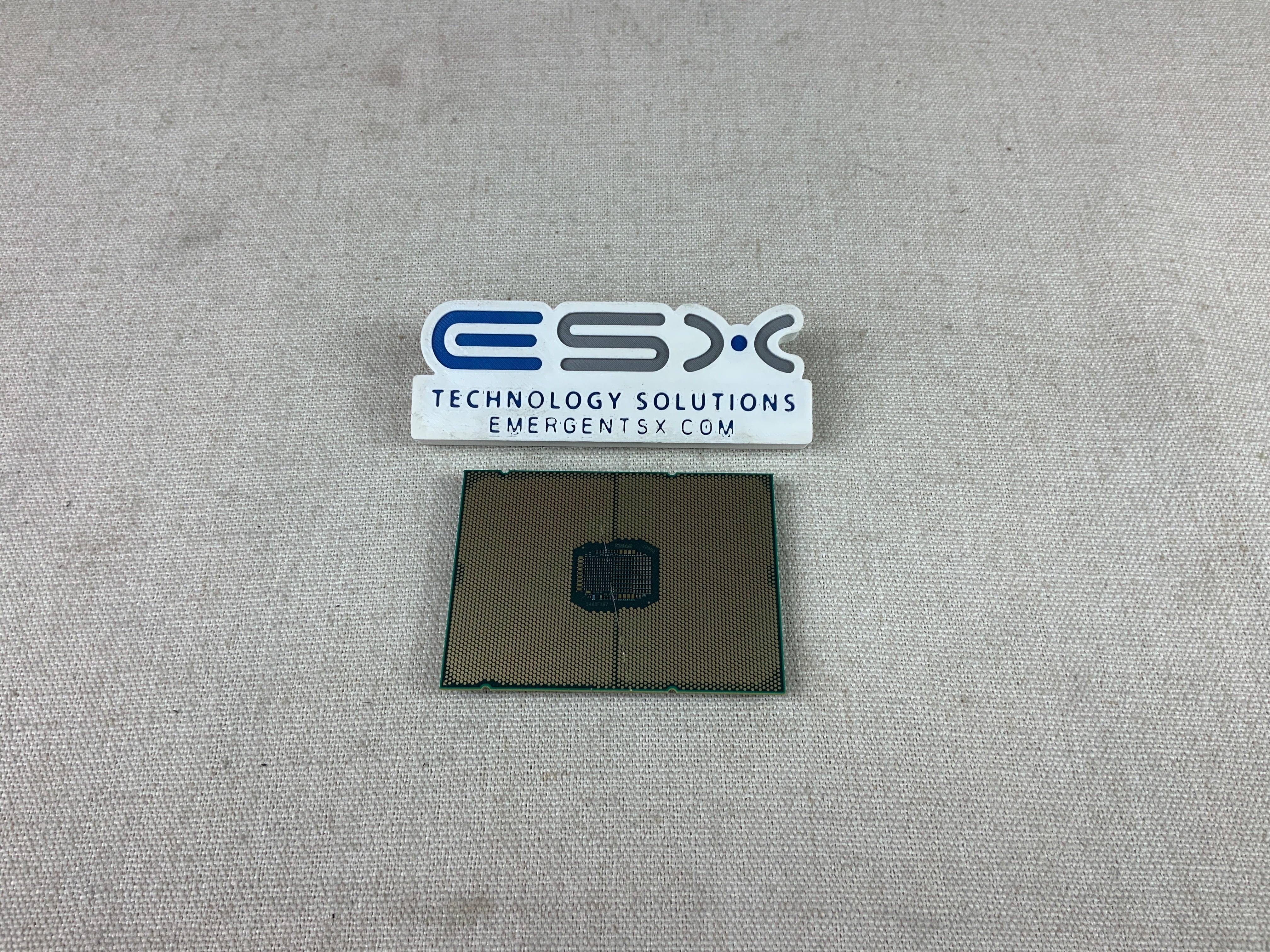 Scratched Intel Xeon 18-Core Gold 6354 @ 3.0GHz, 39M, 205W LGA4189 CPU SRKH7