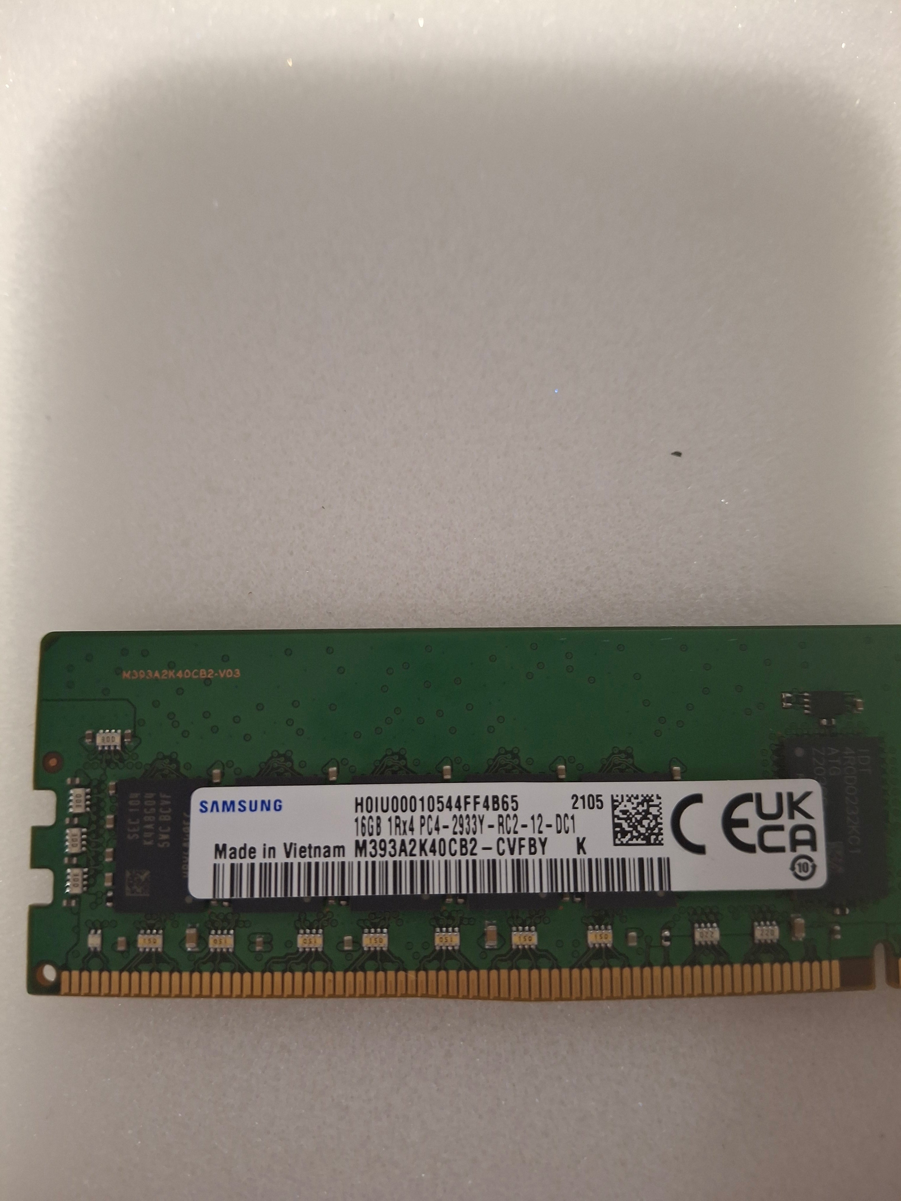 Samsung 16GB DDR4 2933MHz ECC Registered DIMM  P06187-001 P03051-091 M393A2K40CB2-CVFBY