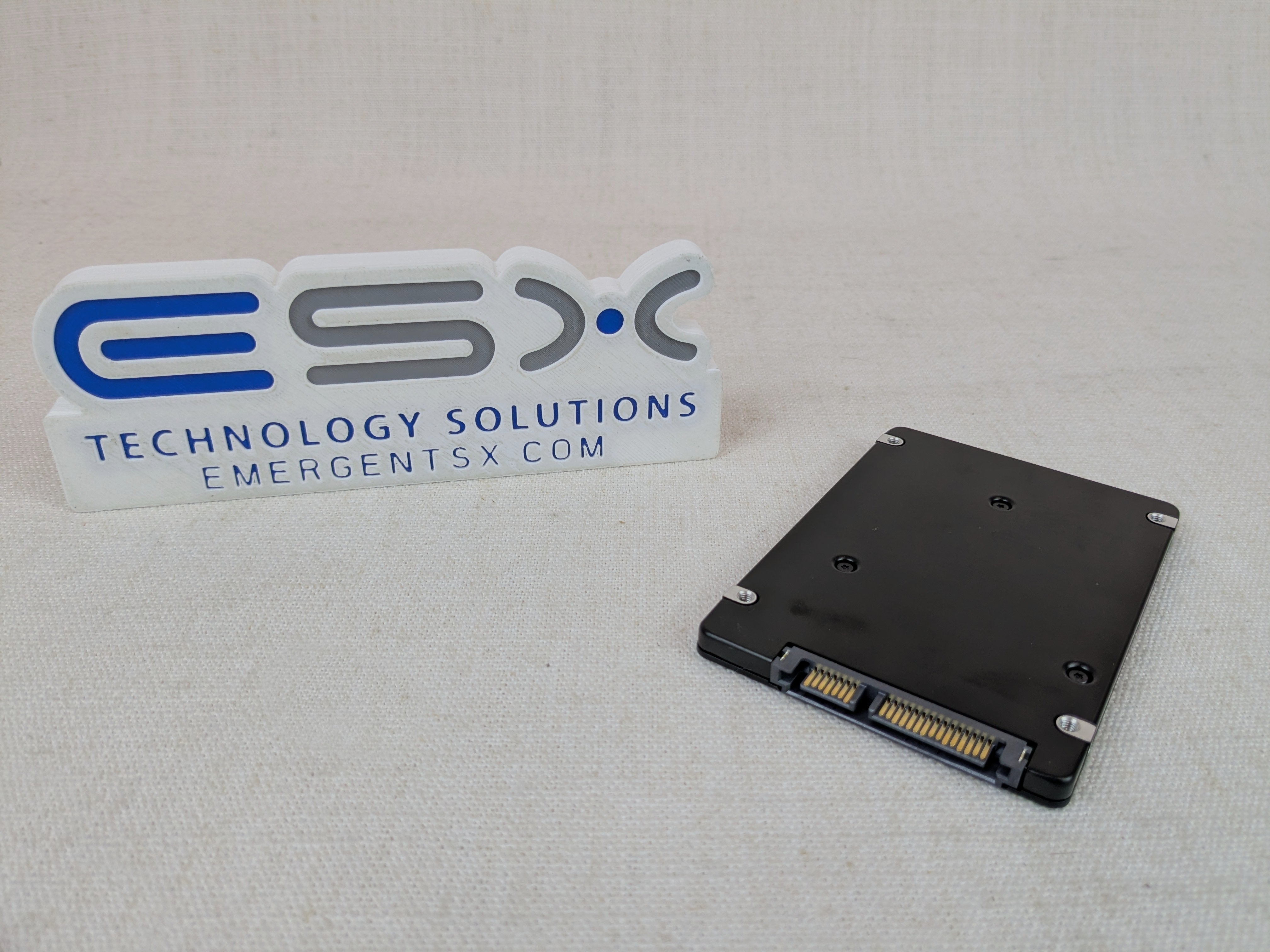 Dell YDHYX 960GB 6Gb/s 2.5” SATA Mix Use SSD Samsung MZ-7KH960A No Tray