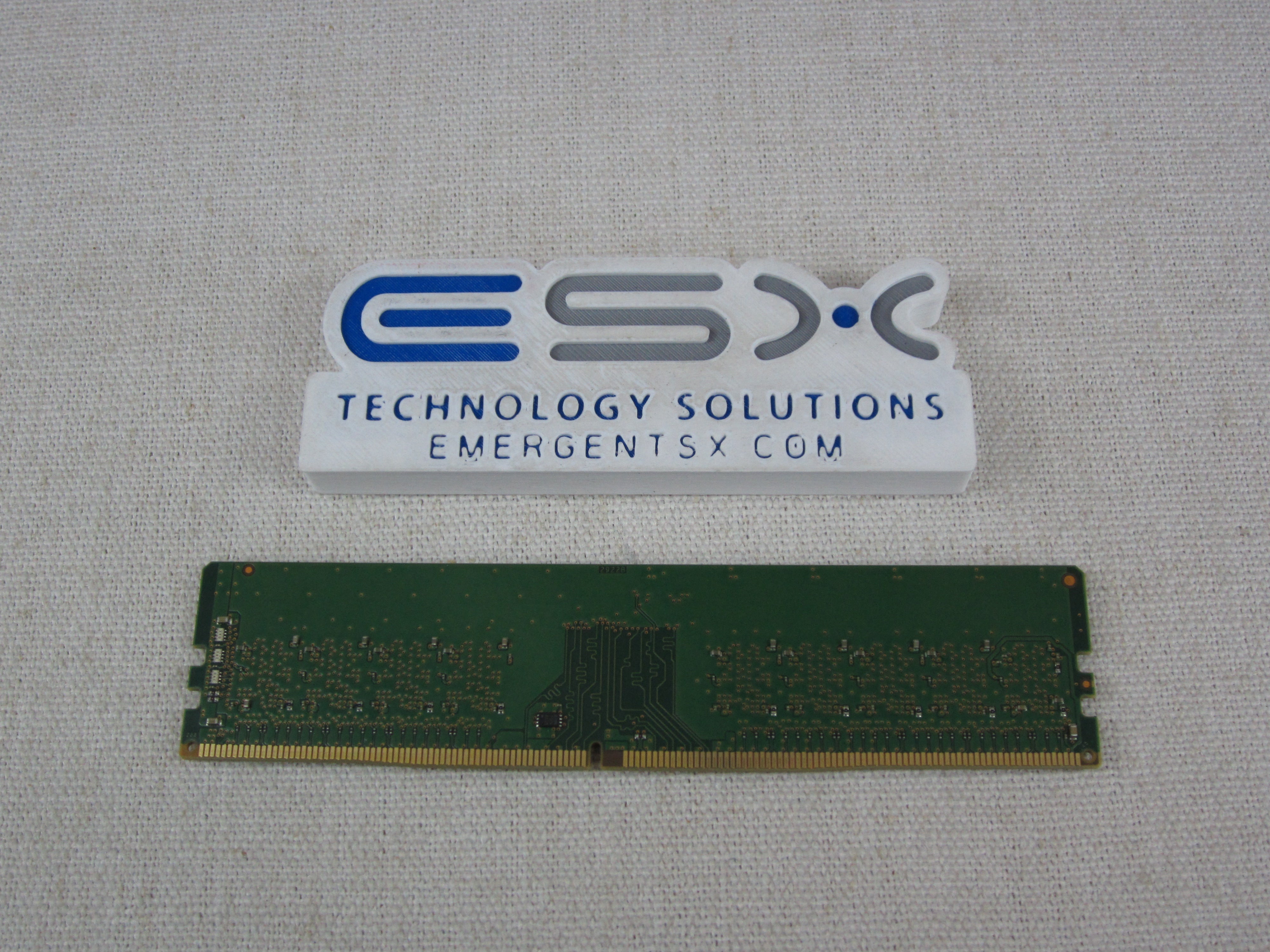Micron MTA9ASF2G72AZ-3G2 16GB 1Rx8 PC4-3200AA DDR4 ECC UDIMM