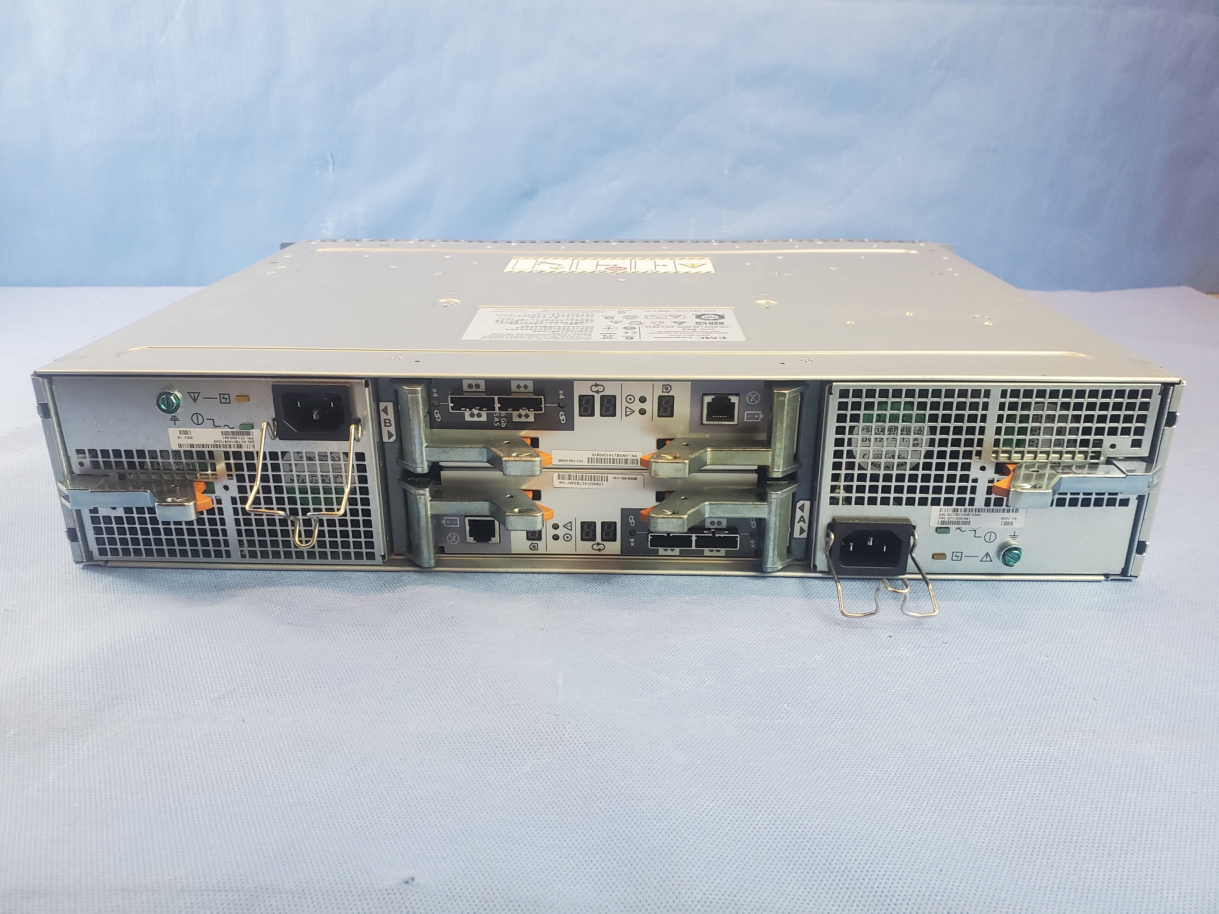 EMC XtremIO SAE 25x 2.5" 2U 6Gb/s SAS Hard Disk Expansion Enclosure 100-562-712