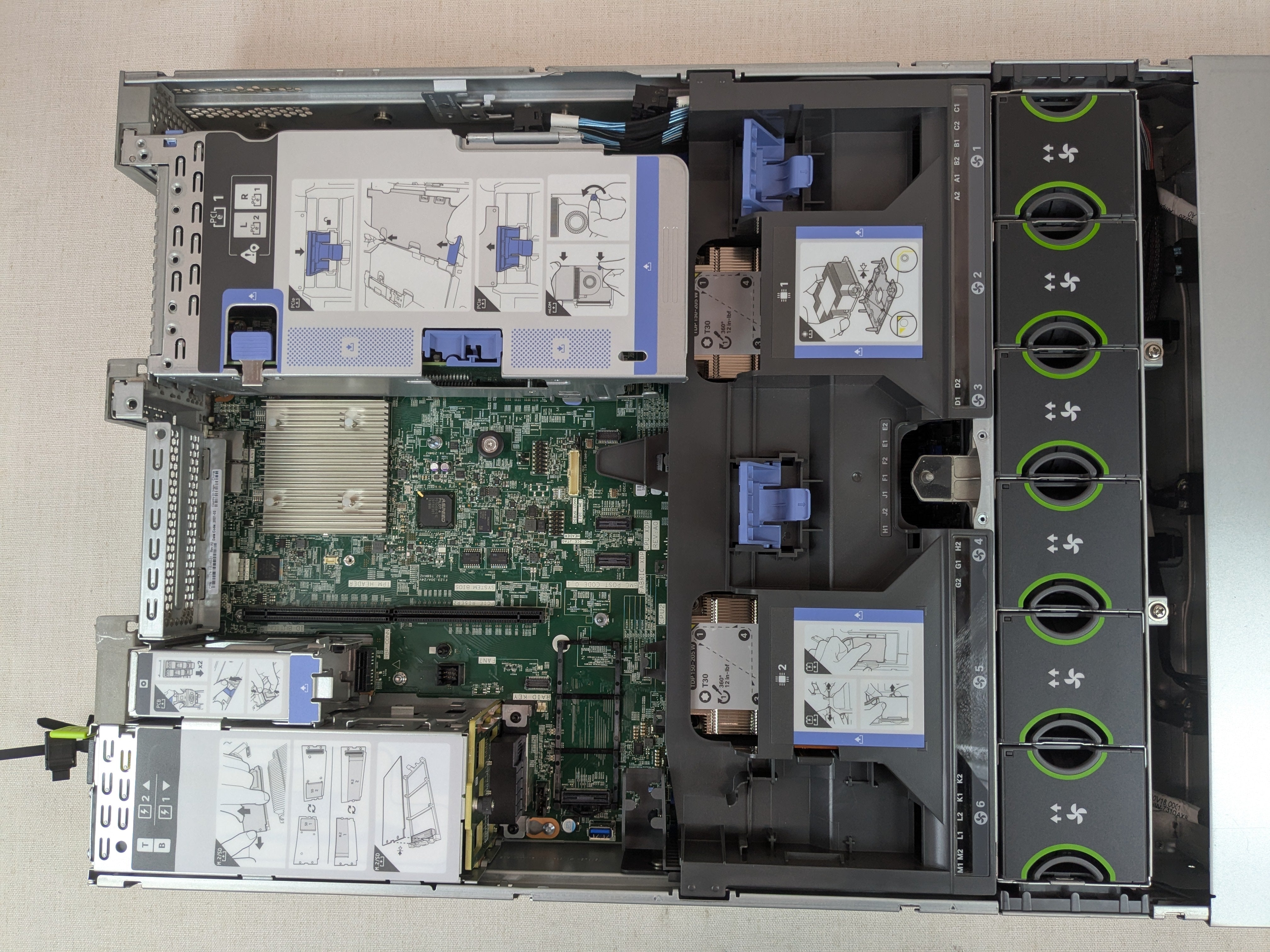 Cisco UCSC-C240-M5SX 2U 24 SFF Barebones CTO Server – 2x Heatsink, 2x 1600W PSU