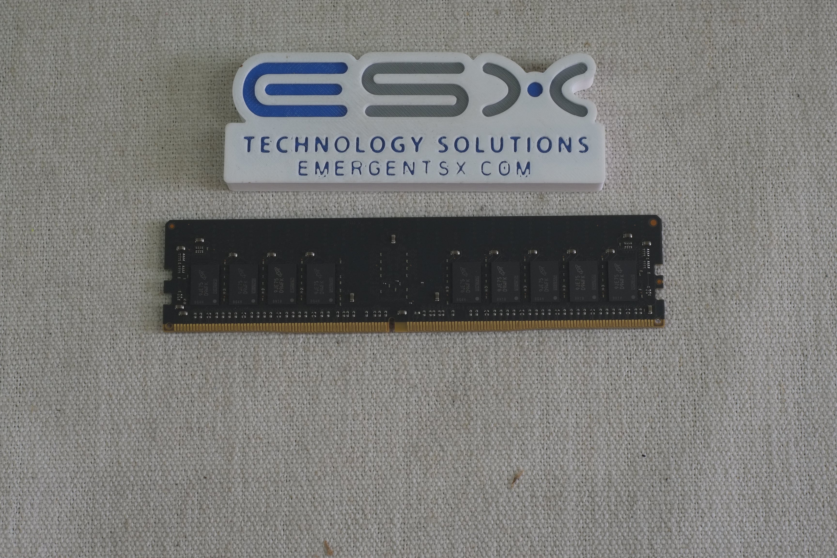 Micron MTA18ASF2G72PZ-2G9E6TK 16GB 1Rx4 PC4-2933Y DDR4 Server Memory RDIMM