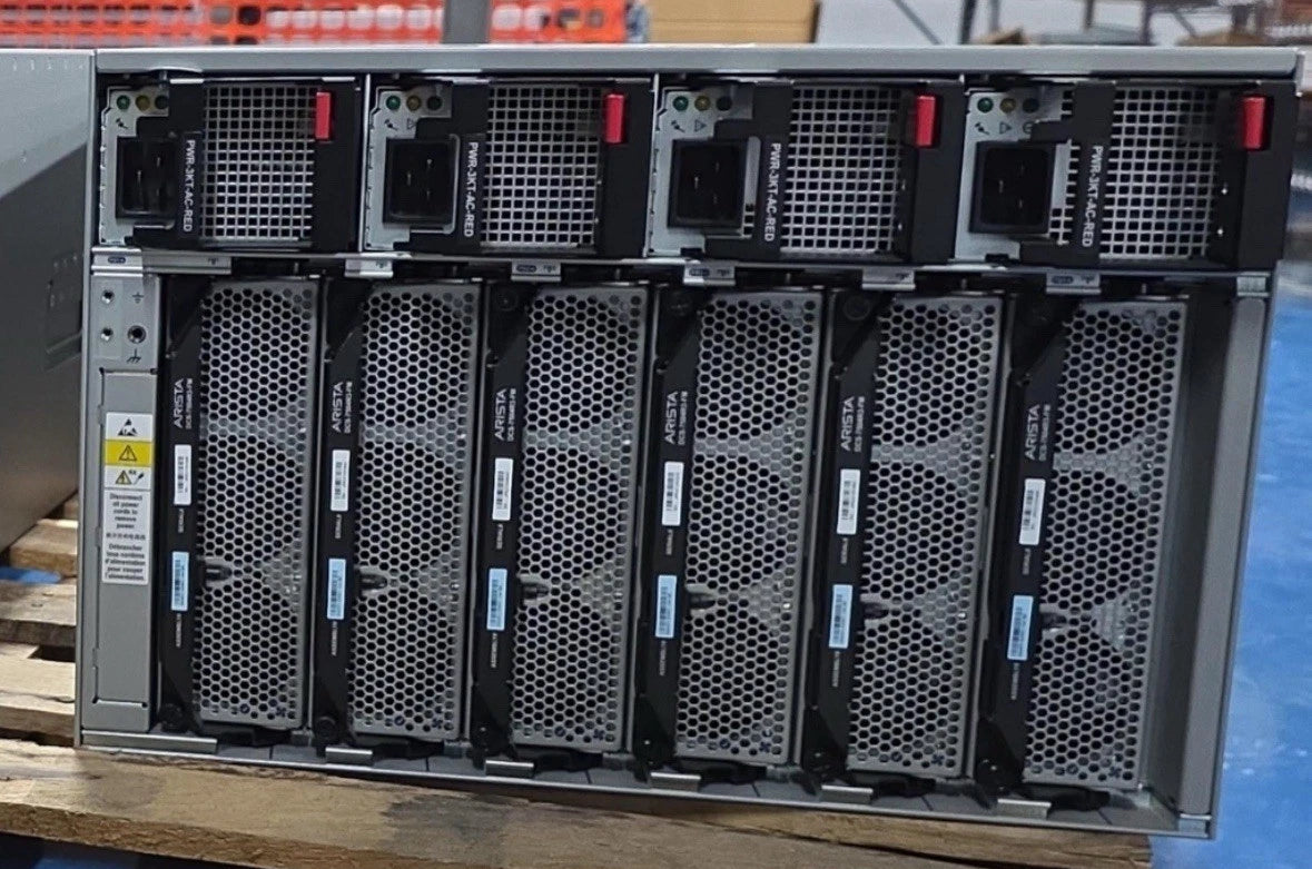 Arista DCS-7504N-CH  7500R 7504R Chassis With 6x DCS-7504R3-FM And AC Power