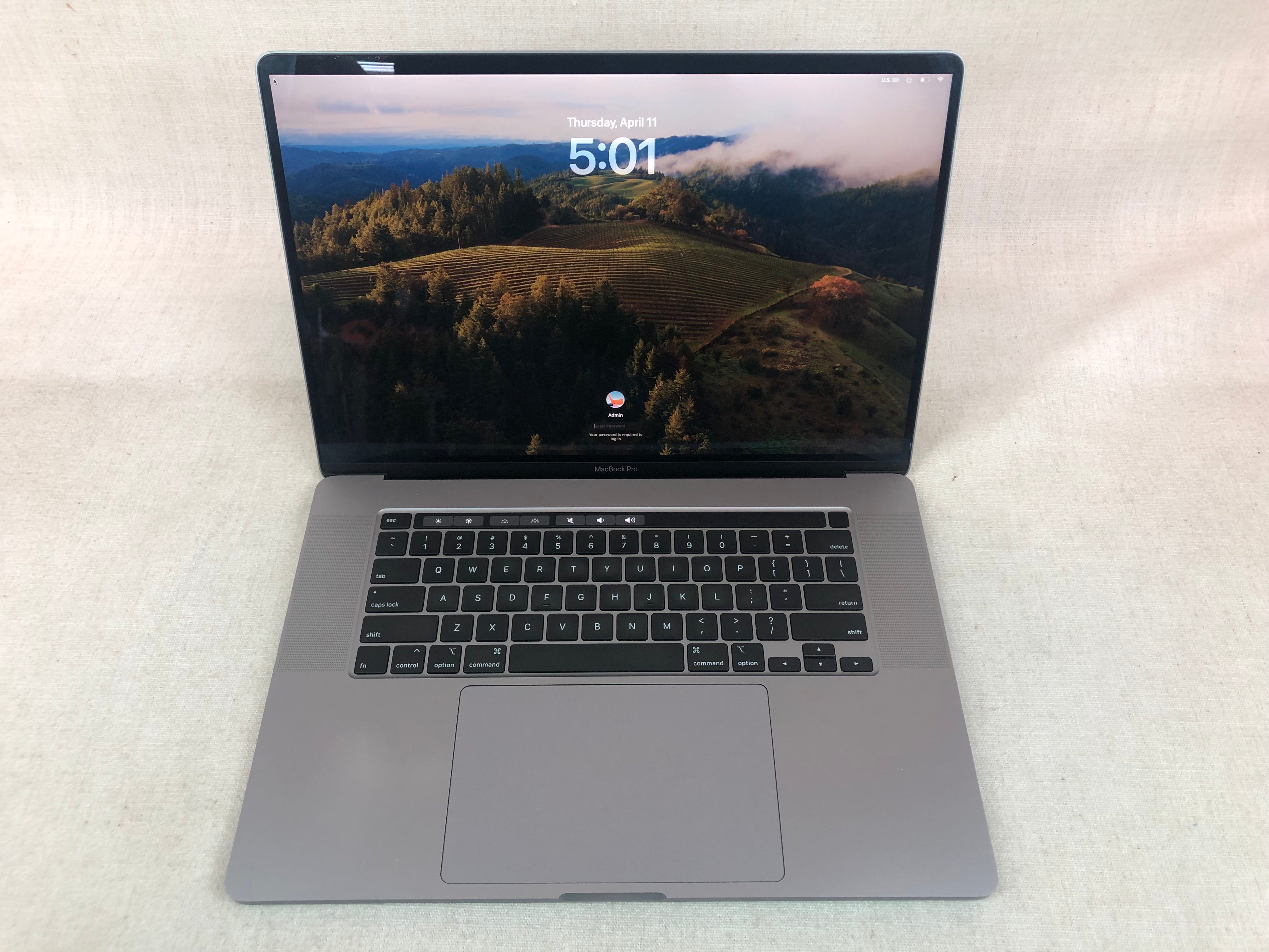 Apple MacBook Pro, 2019, 16” Notebook MVVM2LL/A, i9-9880H, 32gb, 1TB SSD