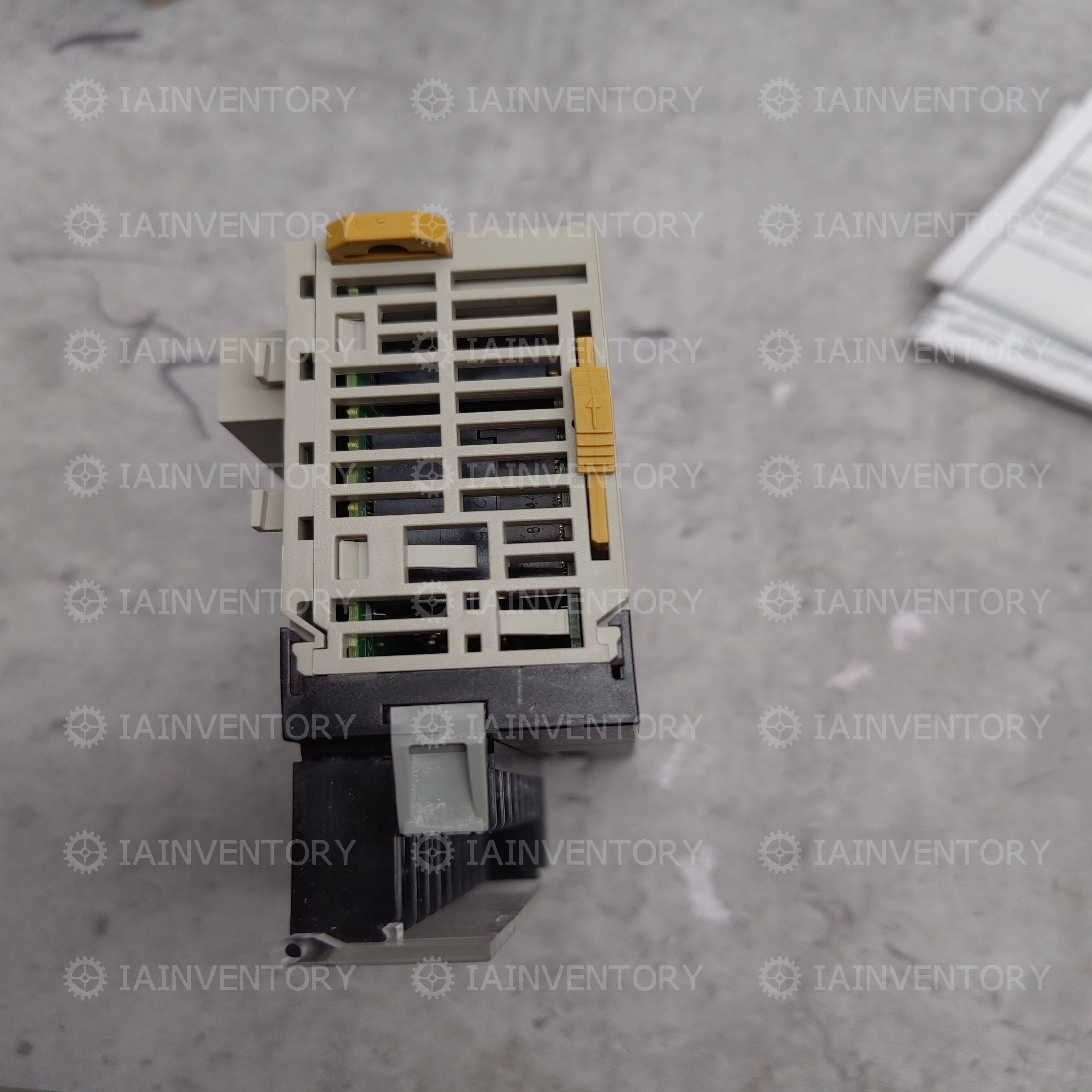 OMRON PLC CJ1W-AD04U