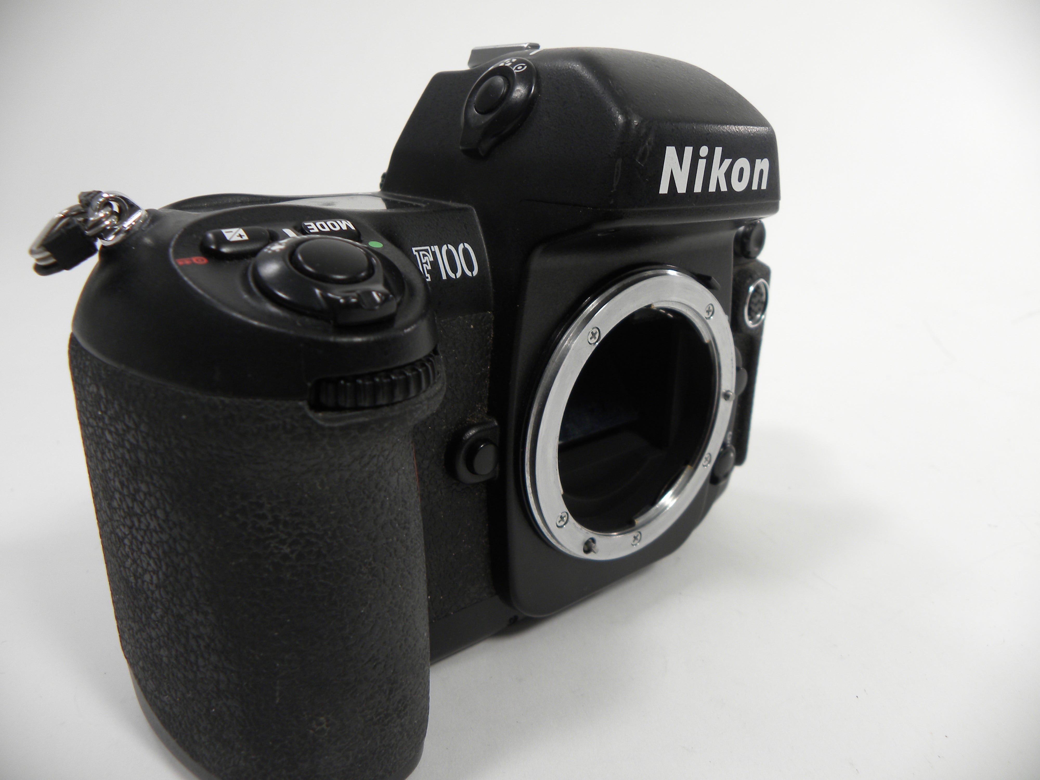 Nikon F100 35mm SLR film camera Body Only