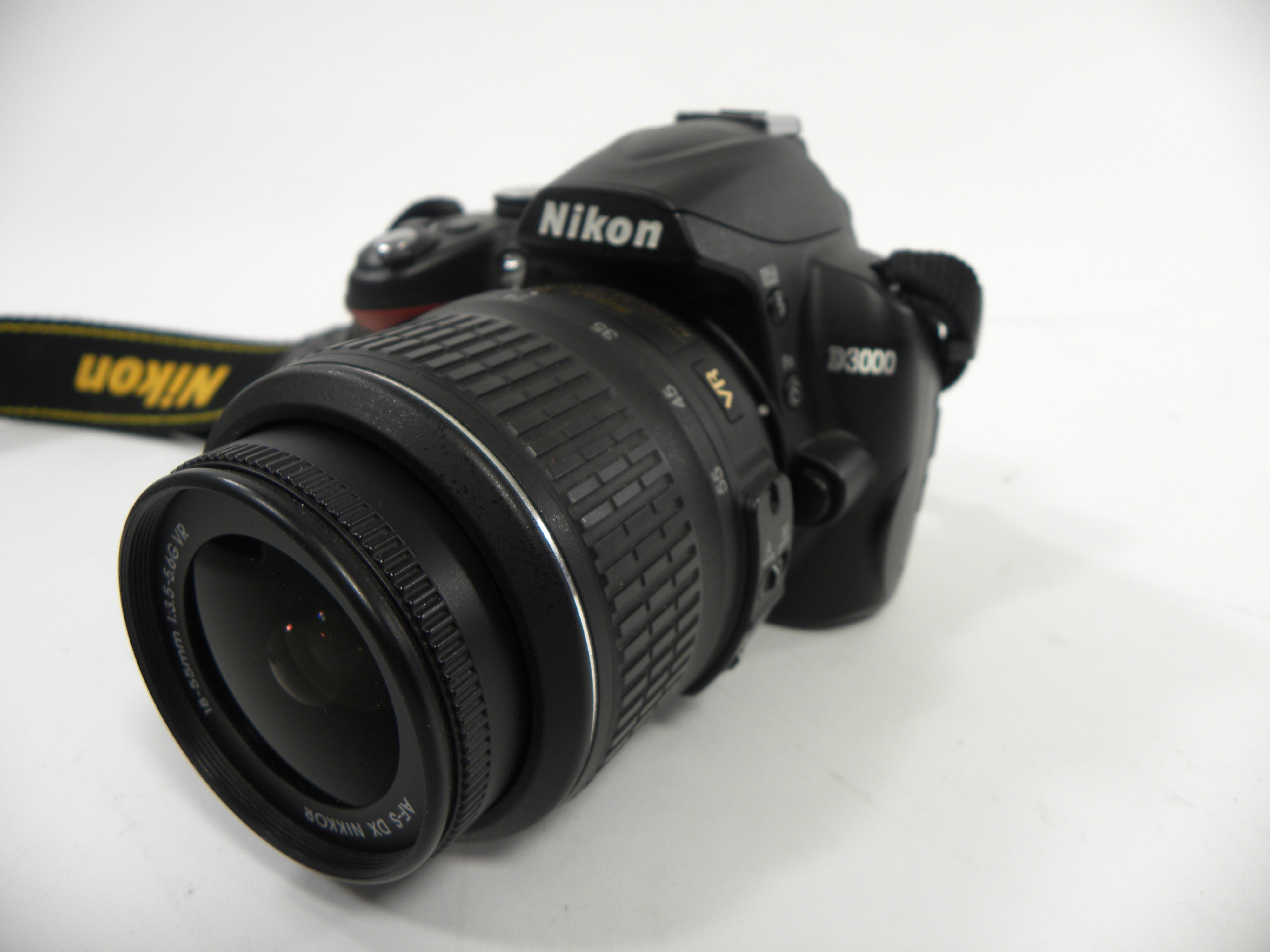 Nikon D3000 10mp Digital SLR w/Nikkor AF-S 18-55mm Shutter Ct. 5,499