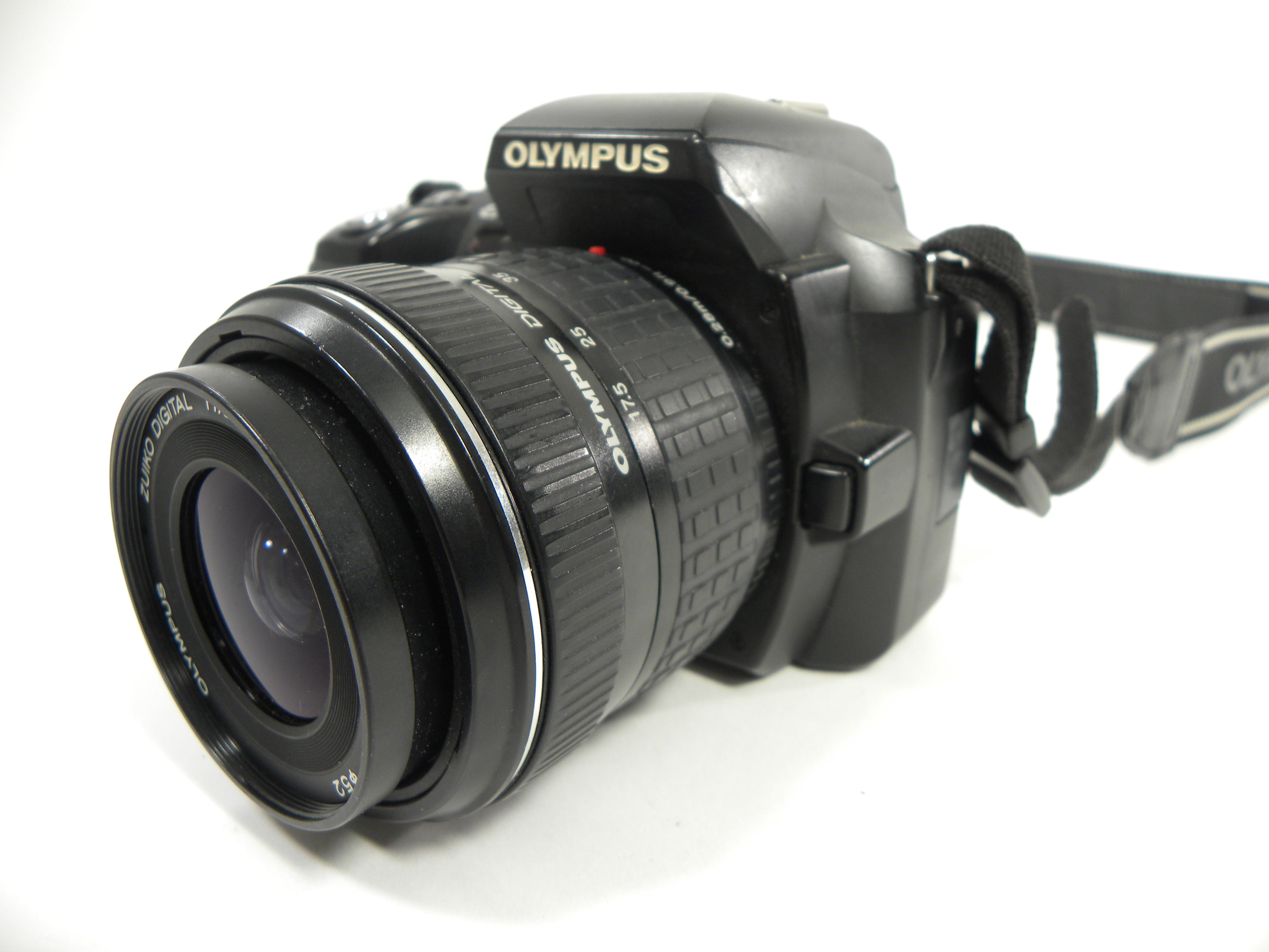 Olympus E-500 Evolt 8.0mp Digital SLR w/Zukio 17.5-45mm Shutter Ct. 17,209