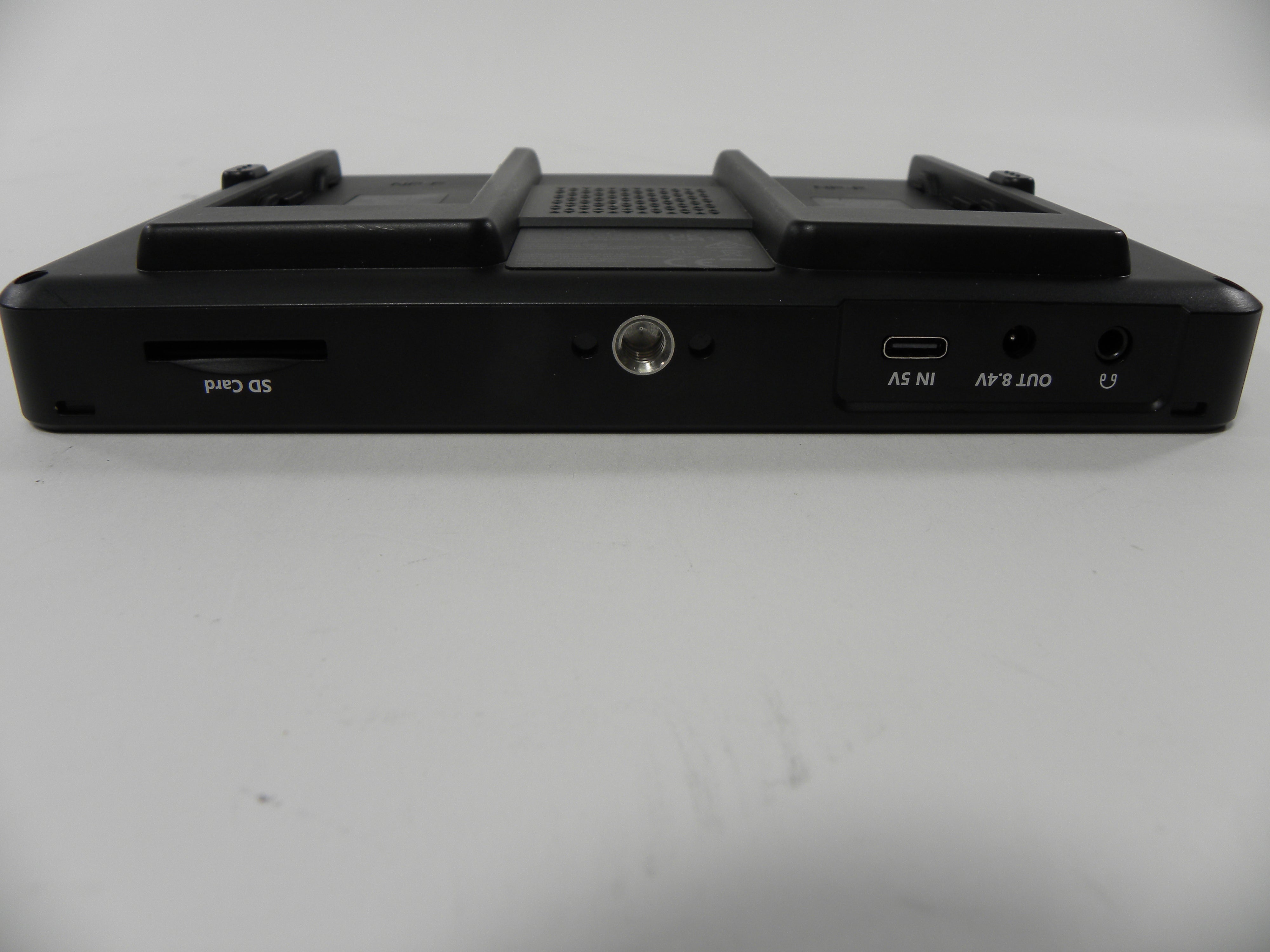 Neewer LCD Field Monitor Model F700