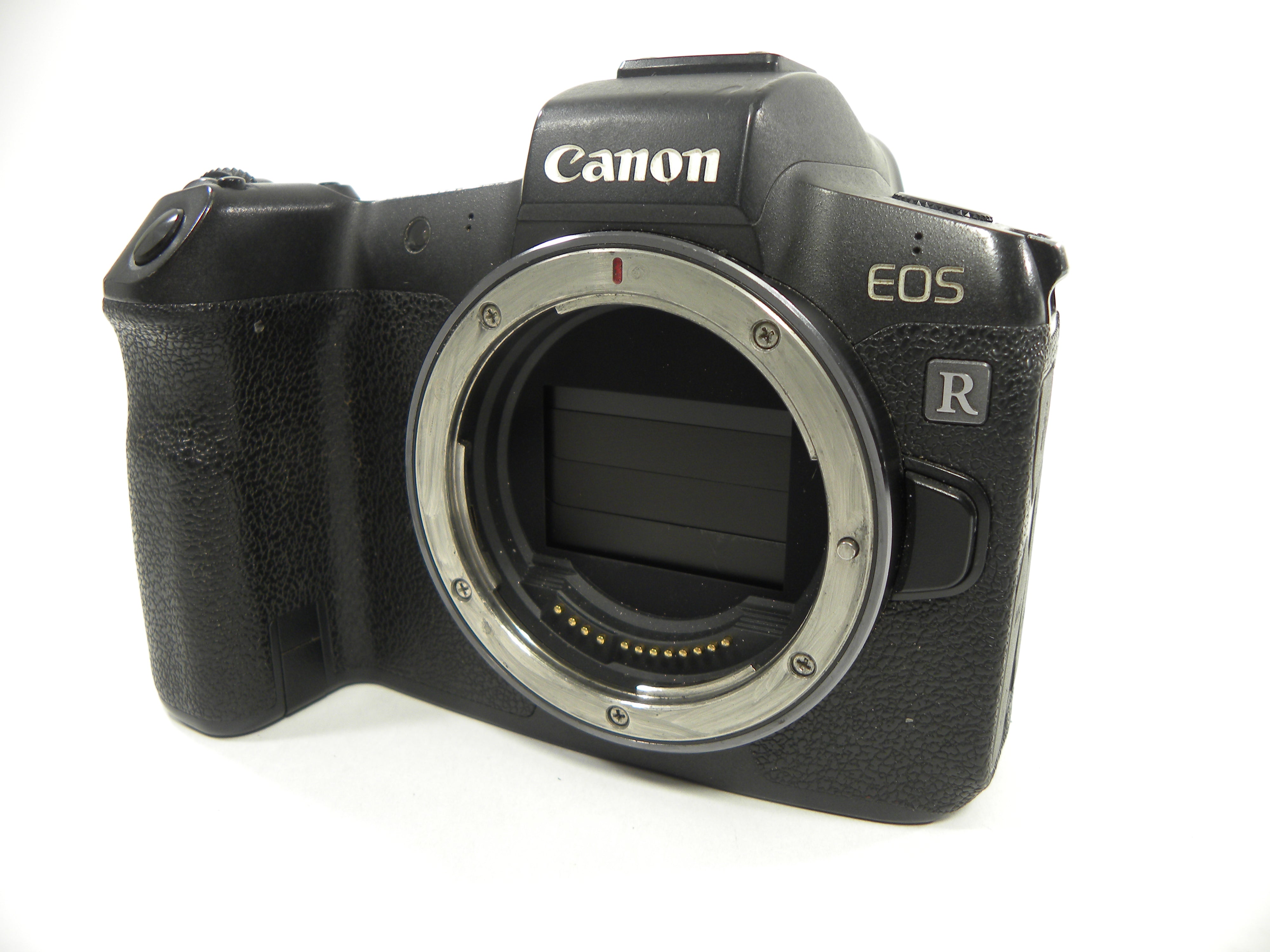 Canon EOS R 30.3mp Digital SLR body only Shutter Ct. 373,000