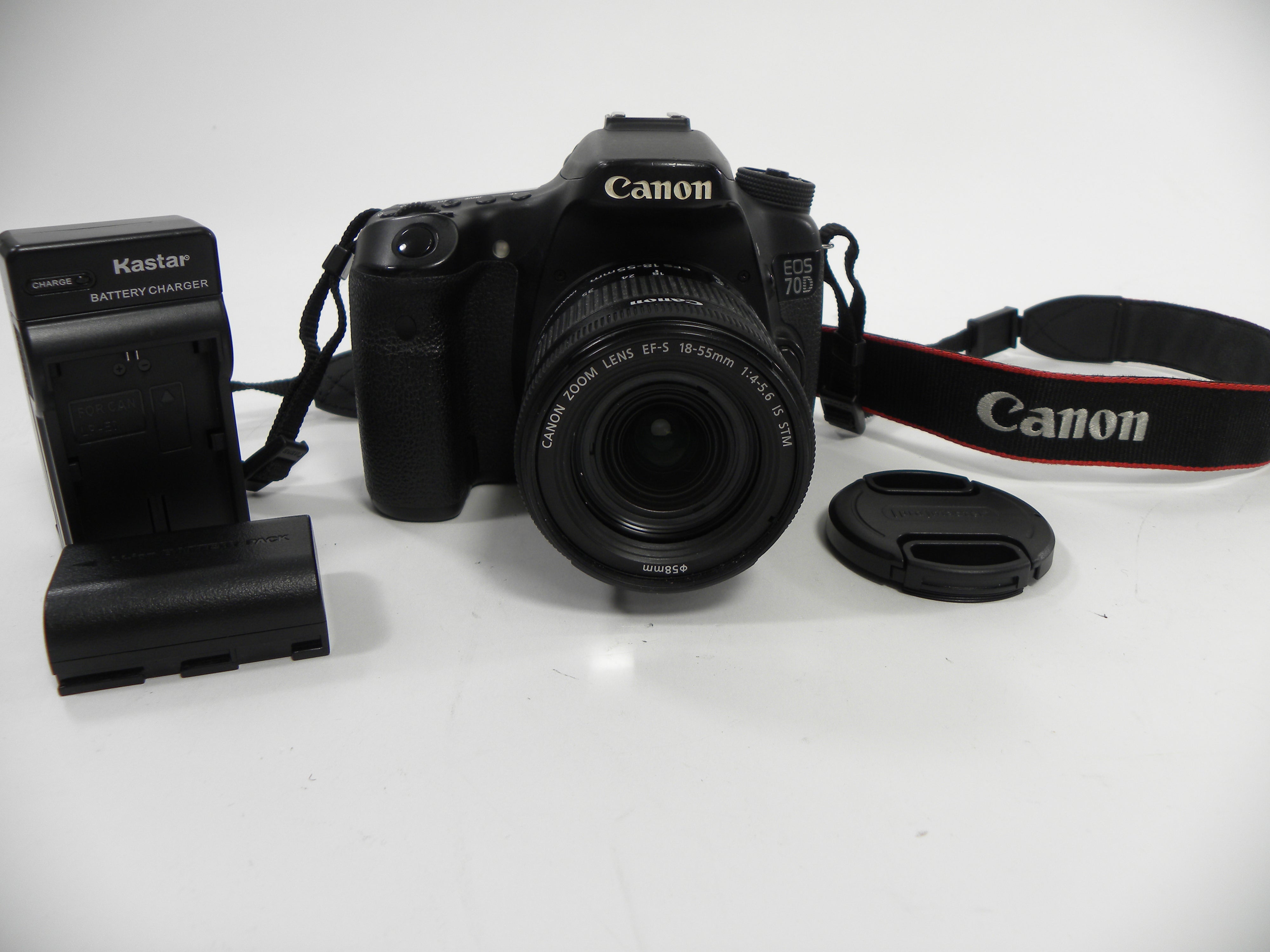 Canon EOS 70D 20.2 mp Digital SLR w/EF-S 18-55 IS STM Shutter Ct. 81,423