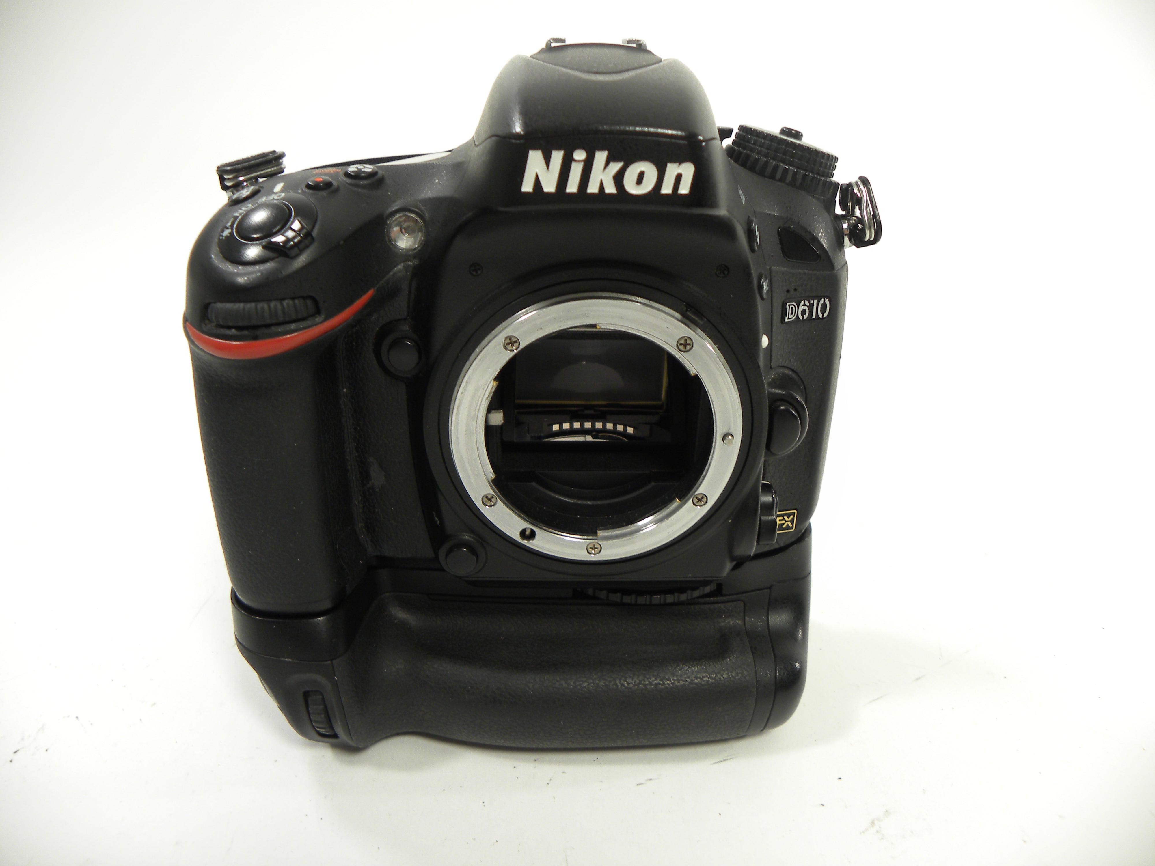 Nikon D610 FX 24.3mp Digital SLR body only Shutter Ct. 45,949