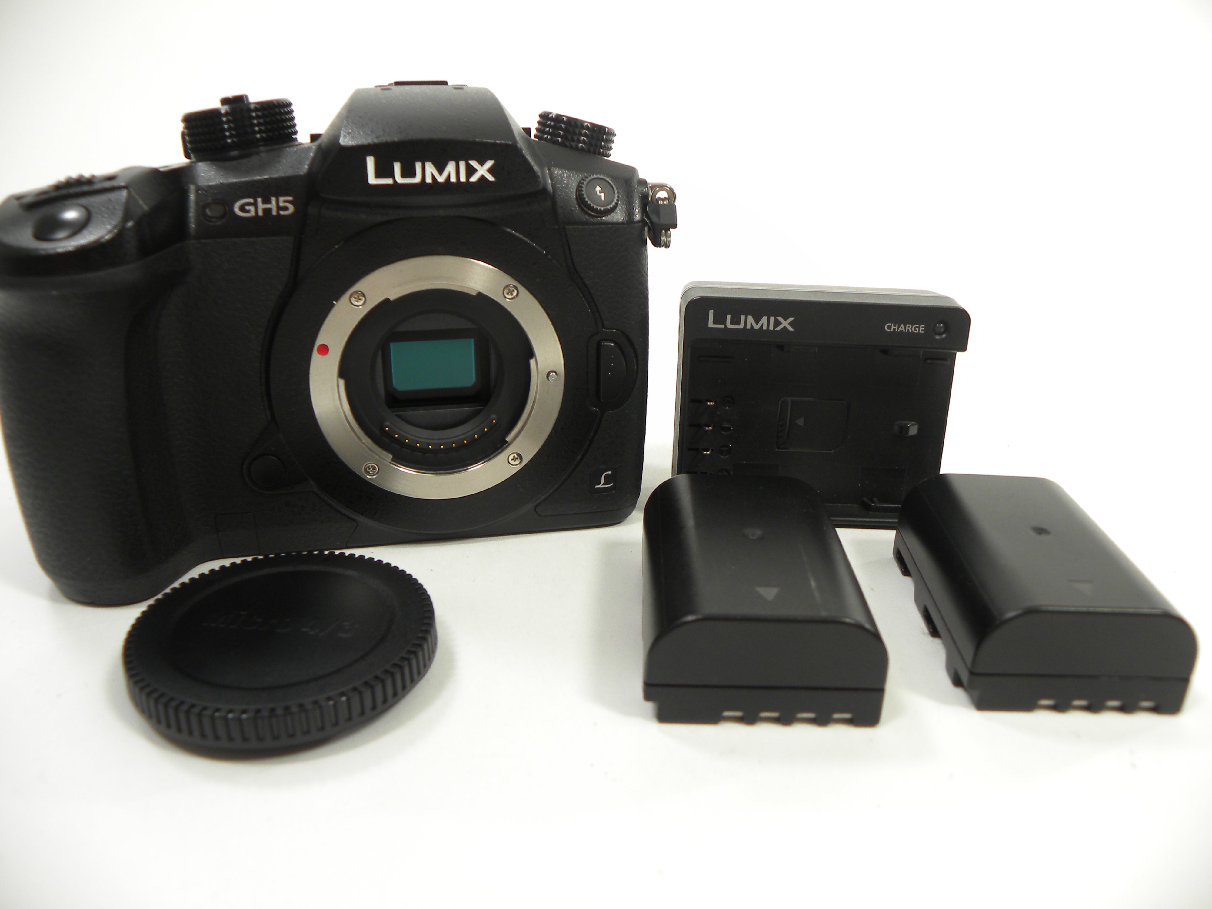 Panasonic Lumix GH5 20.3mp Digital Mirrorless Body Only Shutter Ct. 3,193
