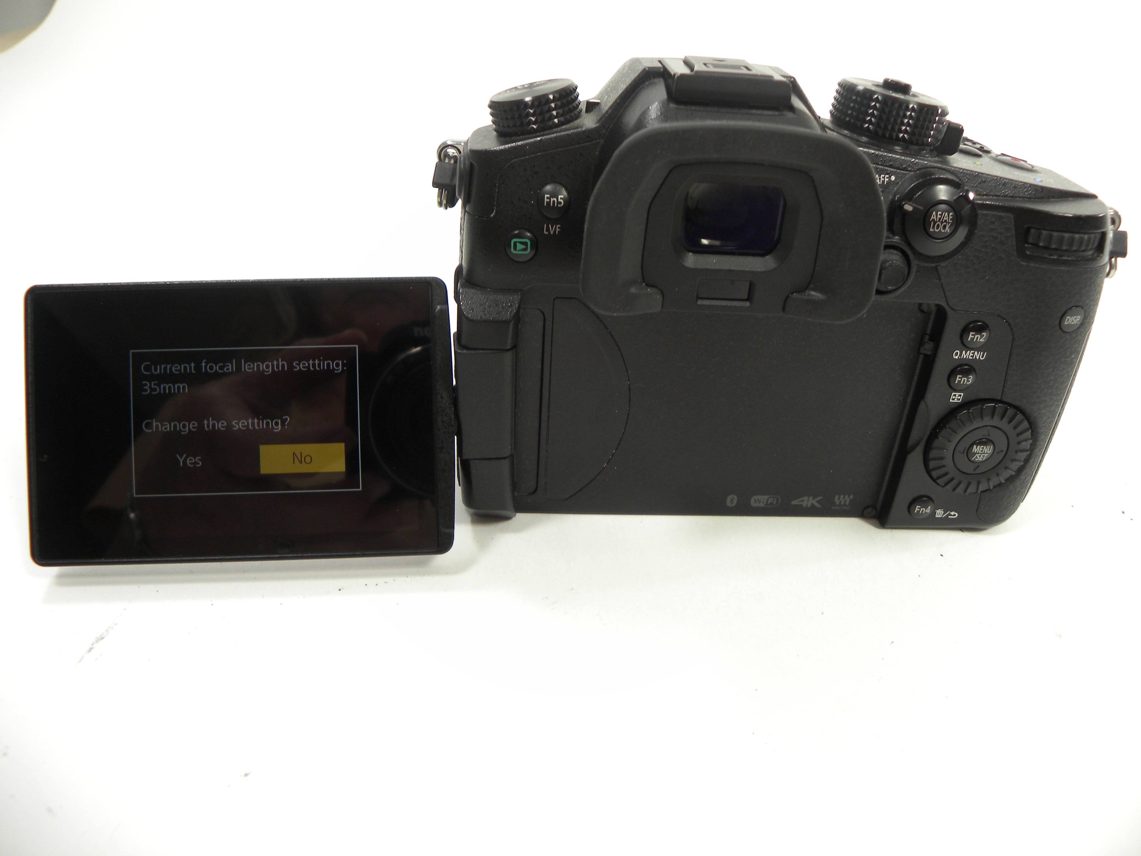 Panasonic Lumix GH5 20.3mp Digital Mirrorless Body Only Shutter Ct. 3,193