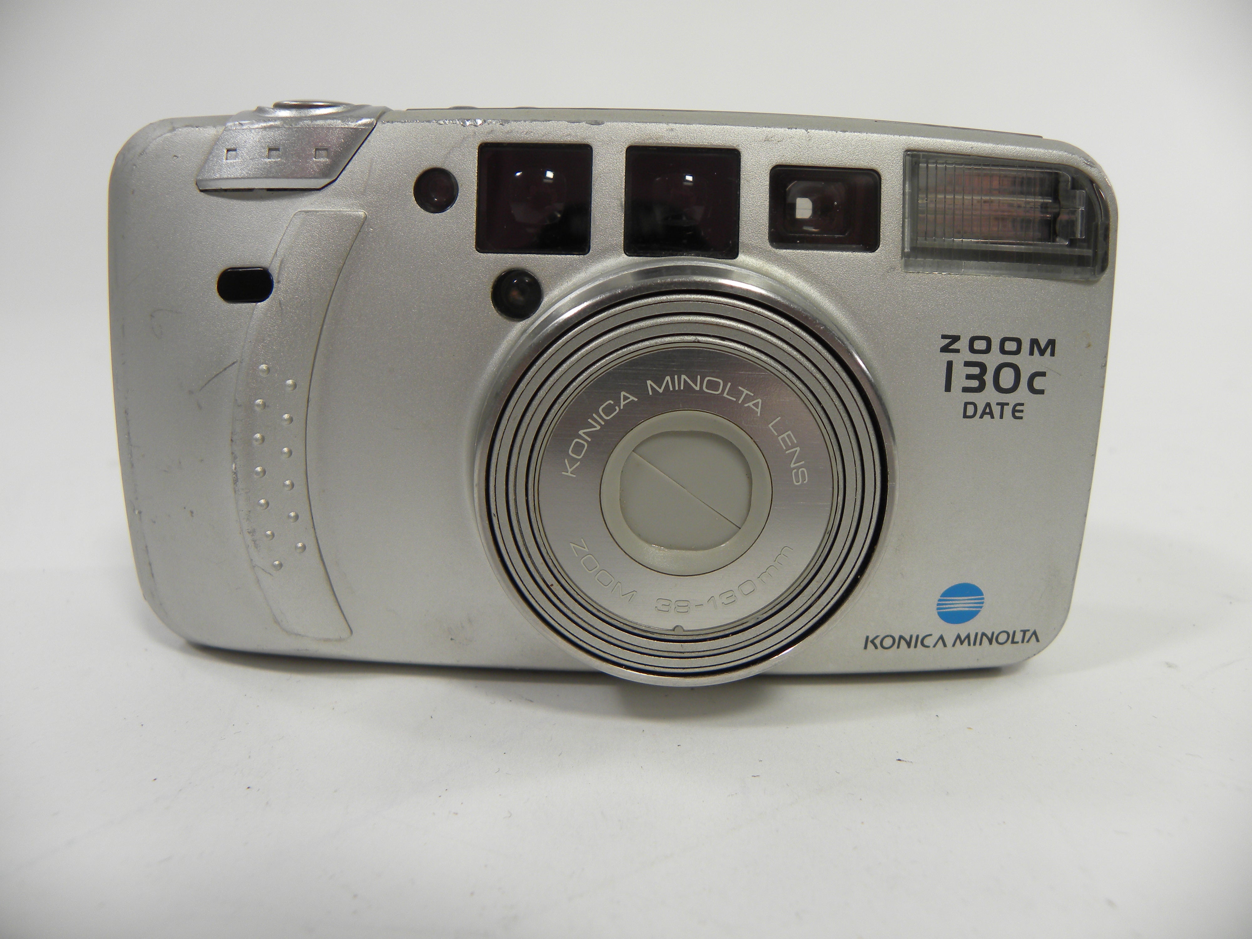 Minolta 130c Zoom Date 35mm Point and Shoot camera