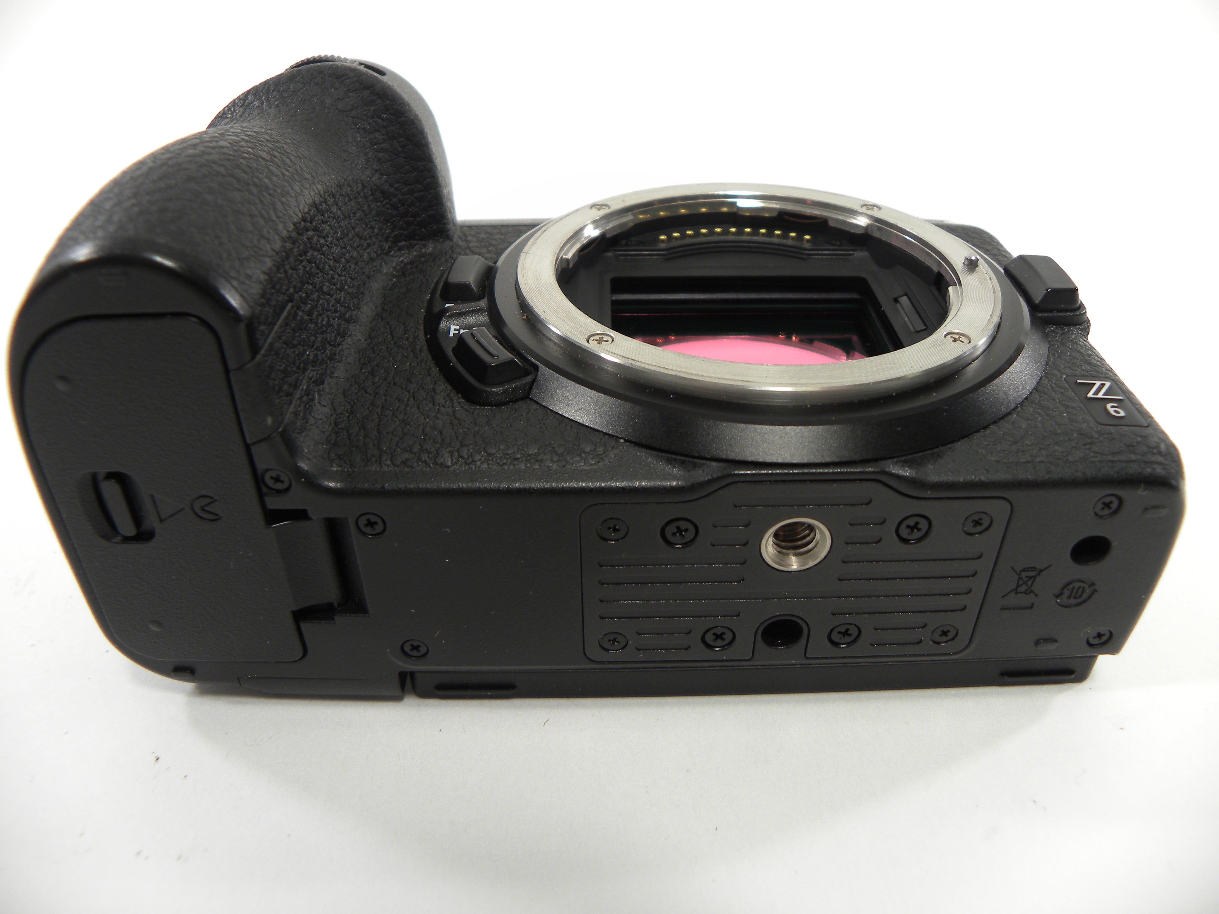 Nikon Z6 24.5mp Digital Mirrorless Camera Body Only Shutter ct. 6,052
