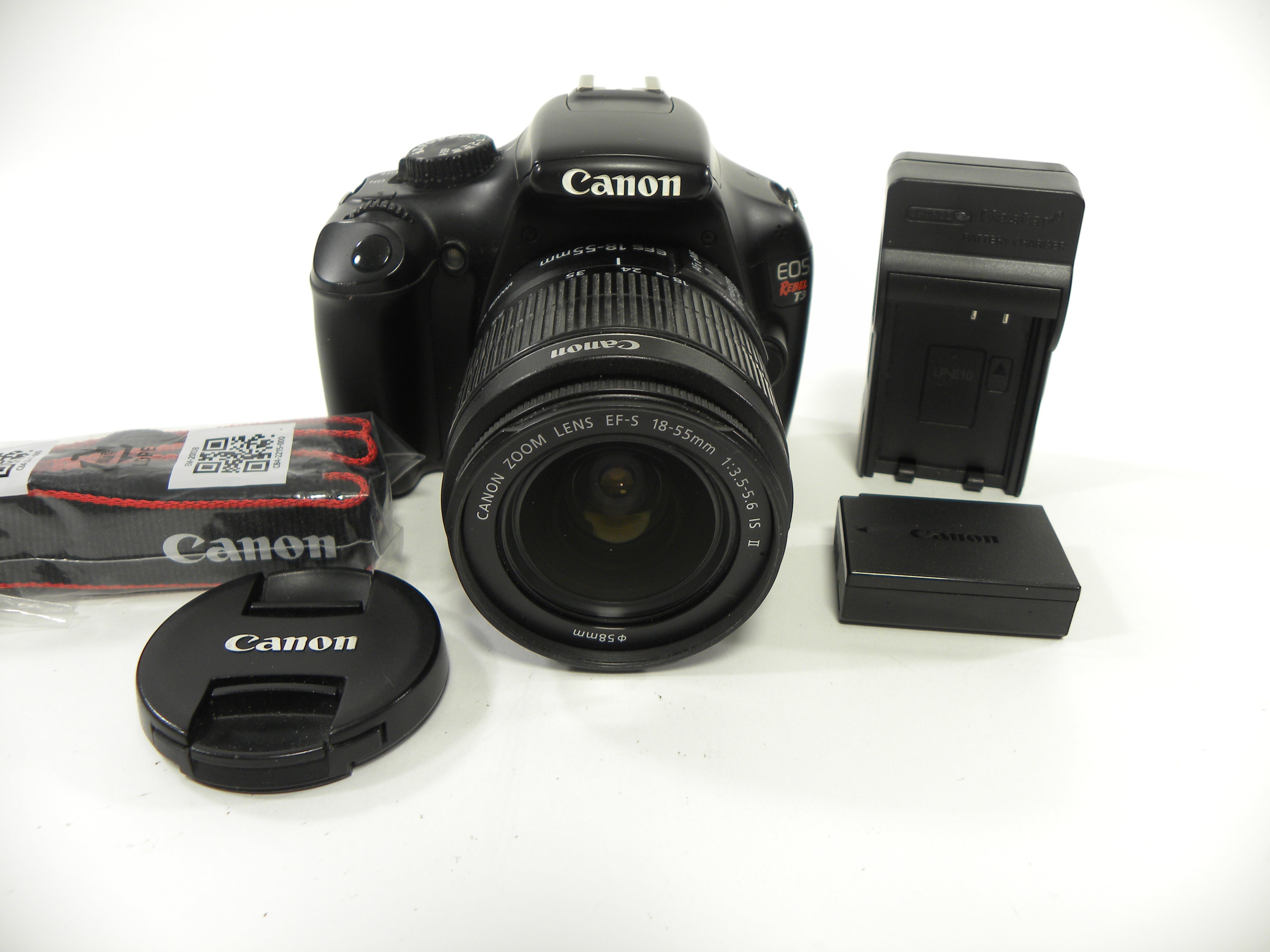 Canon EOS T3 12.2mp Digital SLR w/EF-S 18-55mm IS II Shutter Ct. 8,945 AS IS
