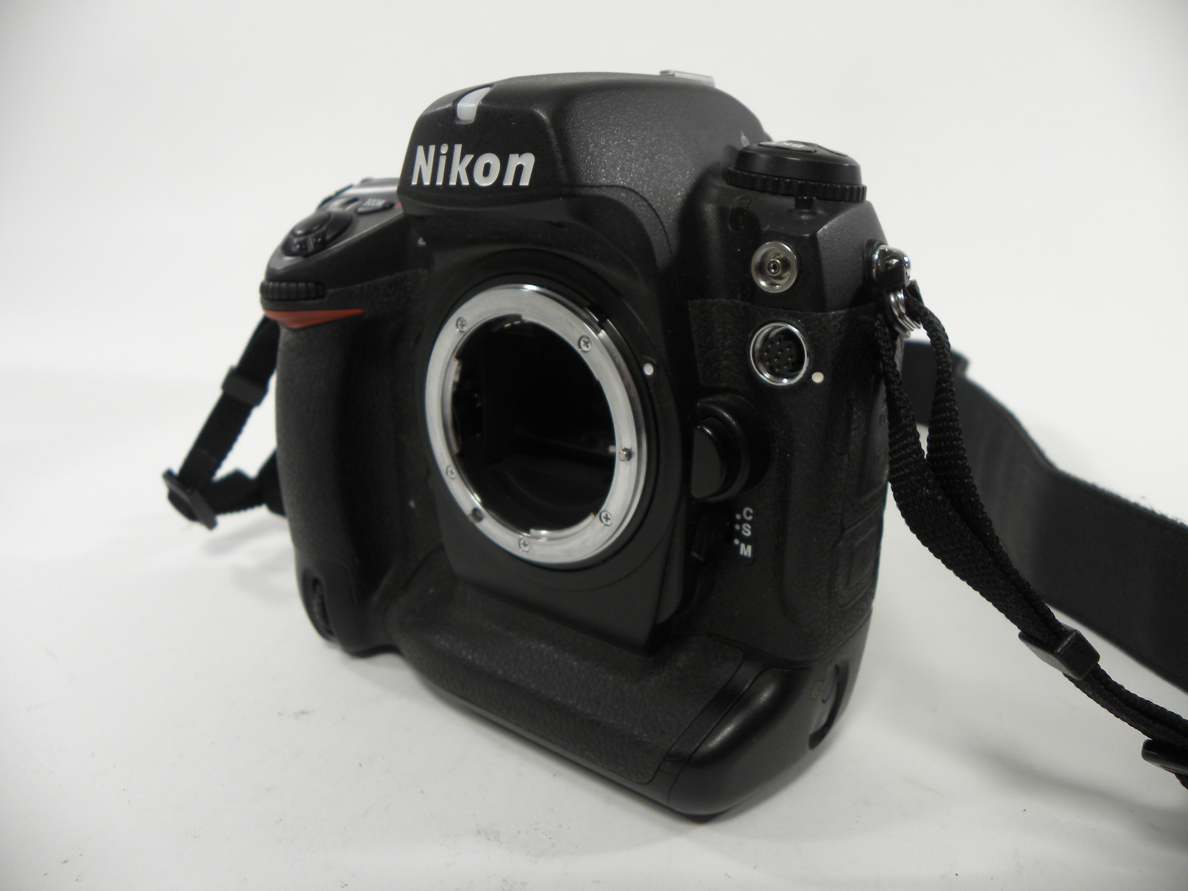 Nikon D2x 12.4mp Digital SLR Body Only Shutter Ct. 18,558
