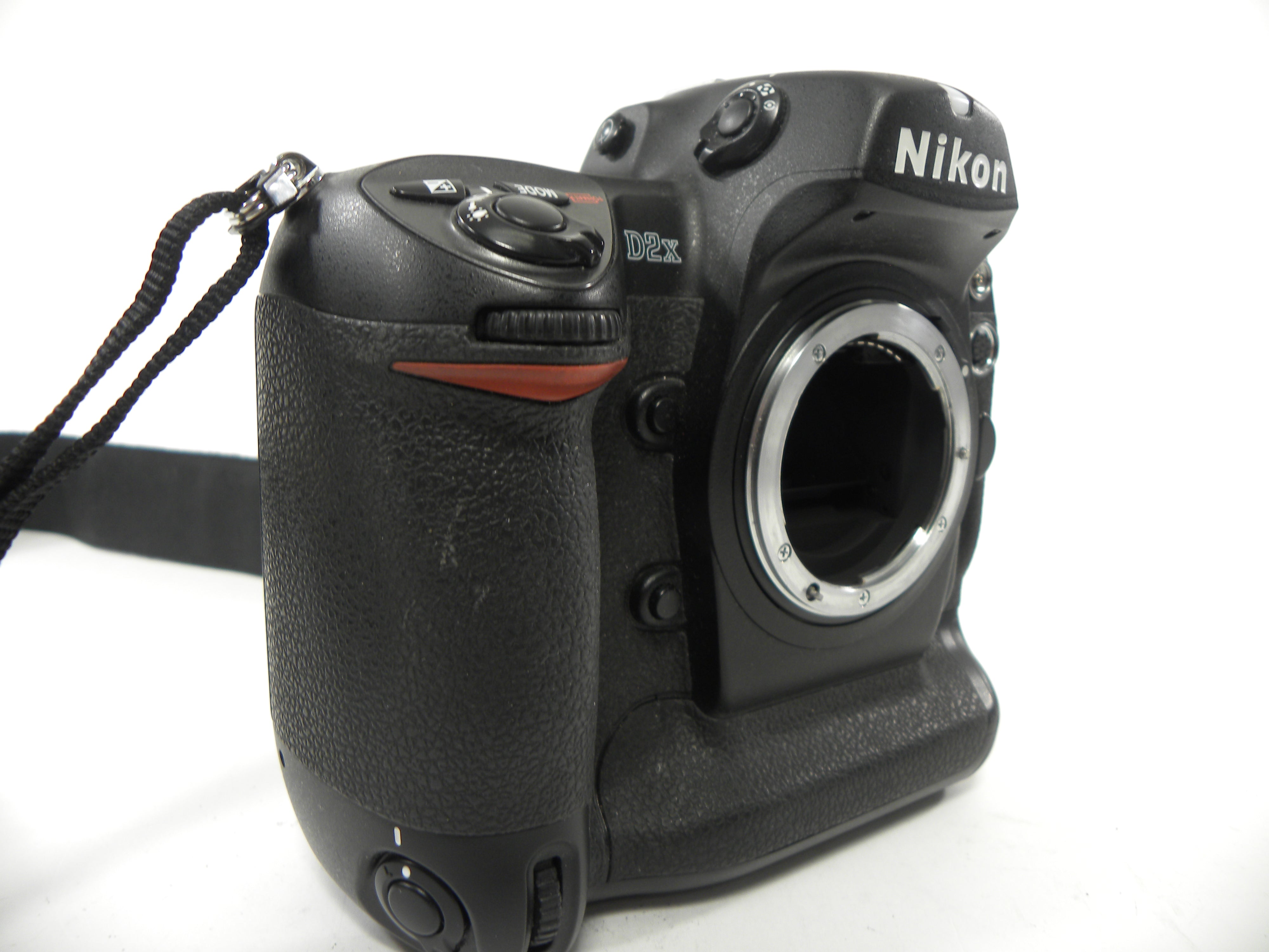 Nikon D2x 12.4mp Digital SLR Body Only Shutter Ct. 18,558