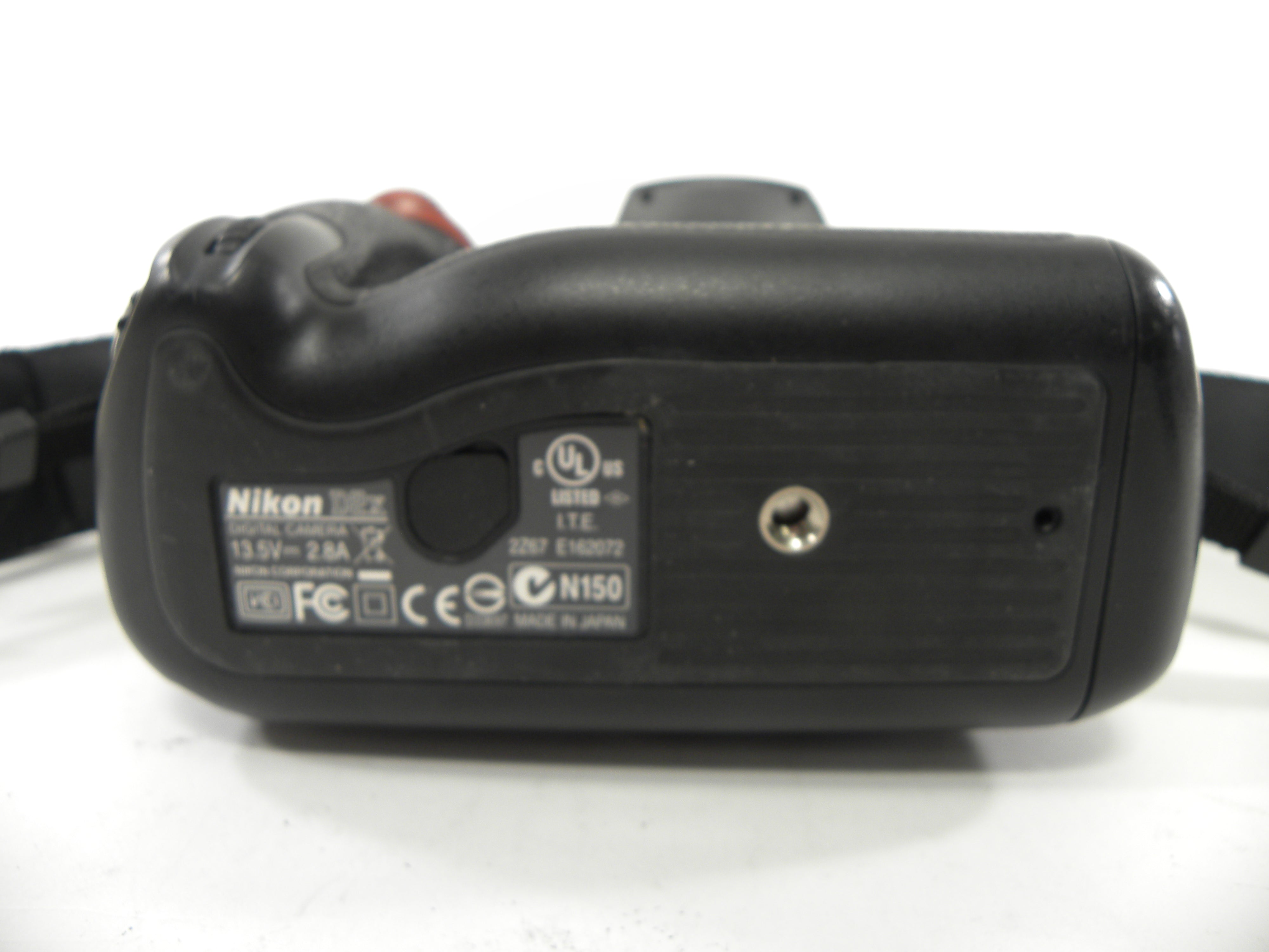 Nikon D2x 12.4mp Digital SLR Body Only Shutter Ct. 18,558