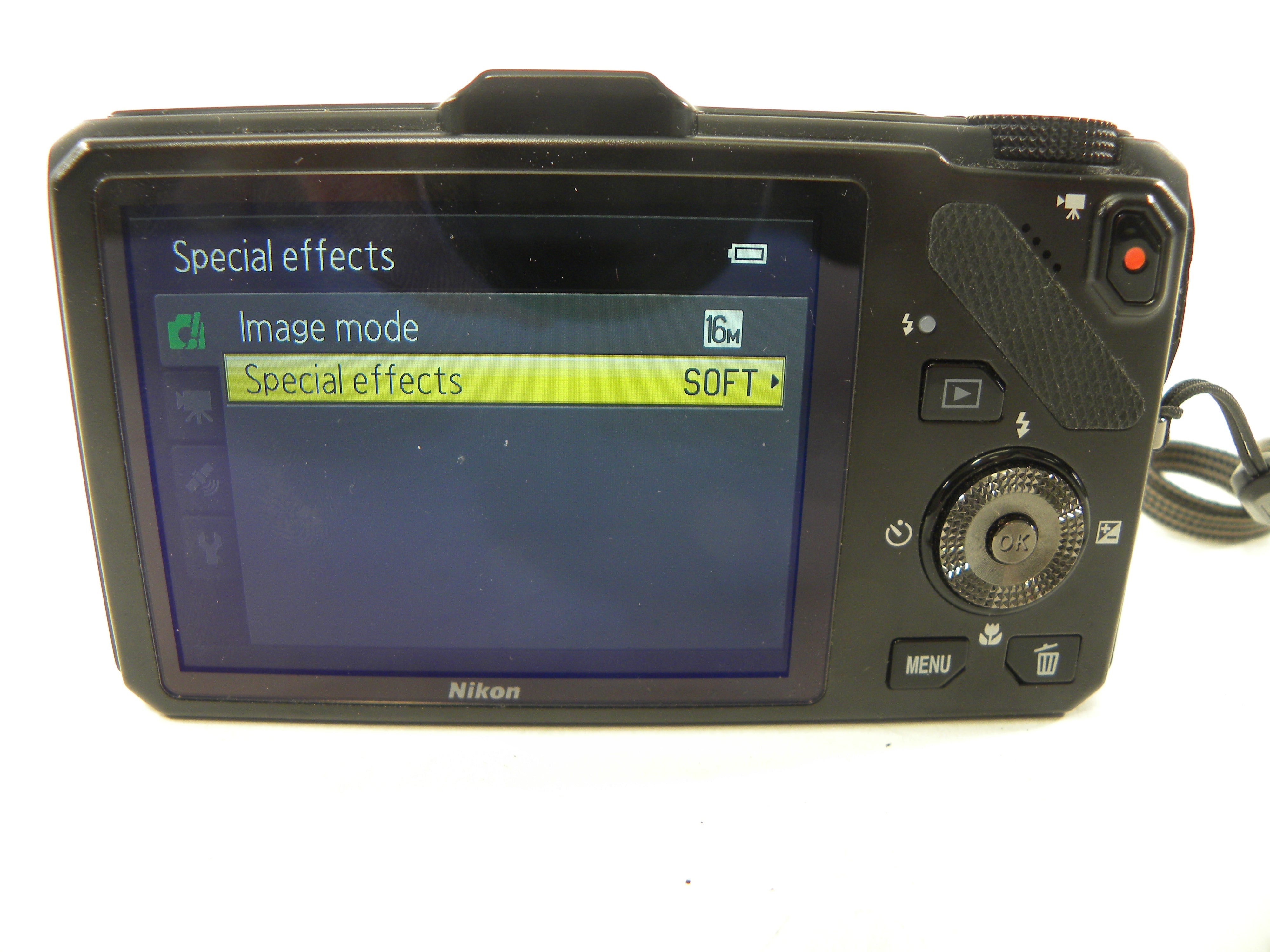 Nikon Coolpix S9300 16.0mp Digital Camera As-Is (Please read)