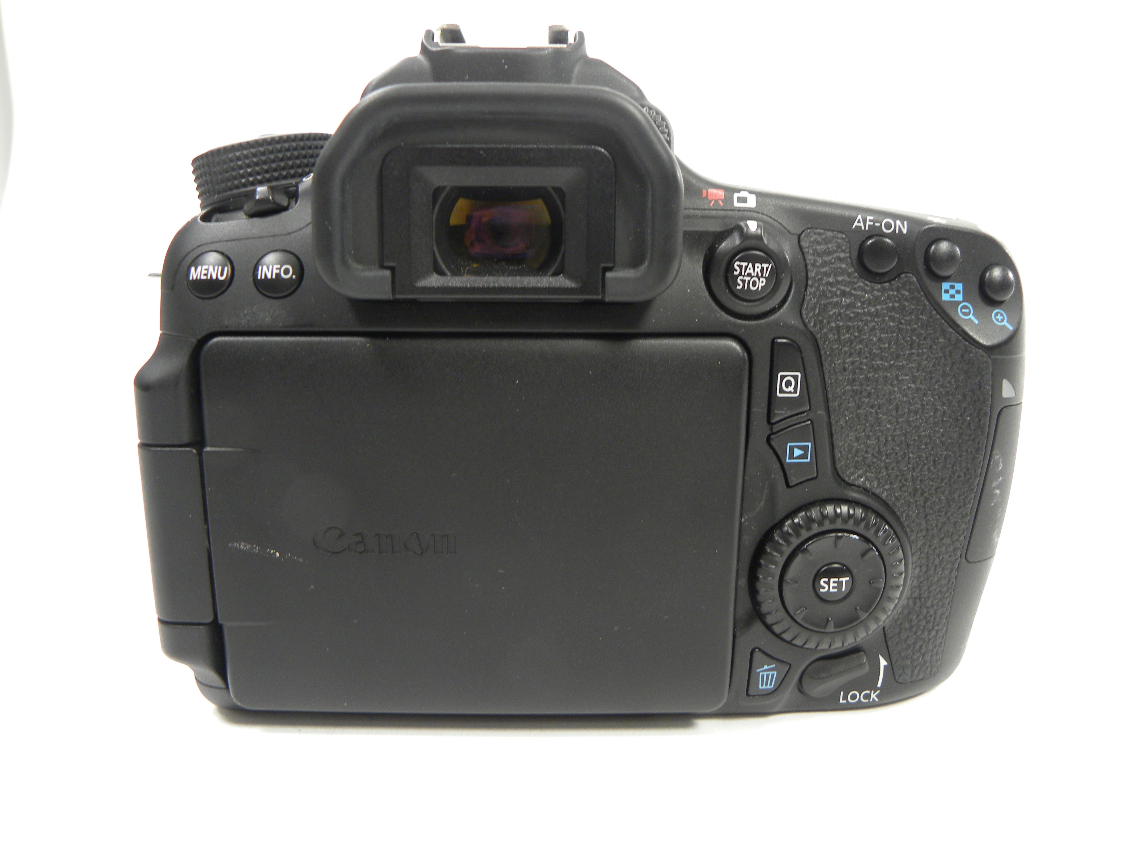 Canon EOS 70D 20mp Digital SLR Body Only Shutter Ct. 9,165