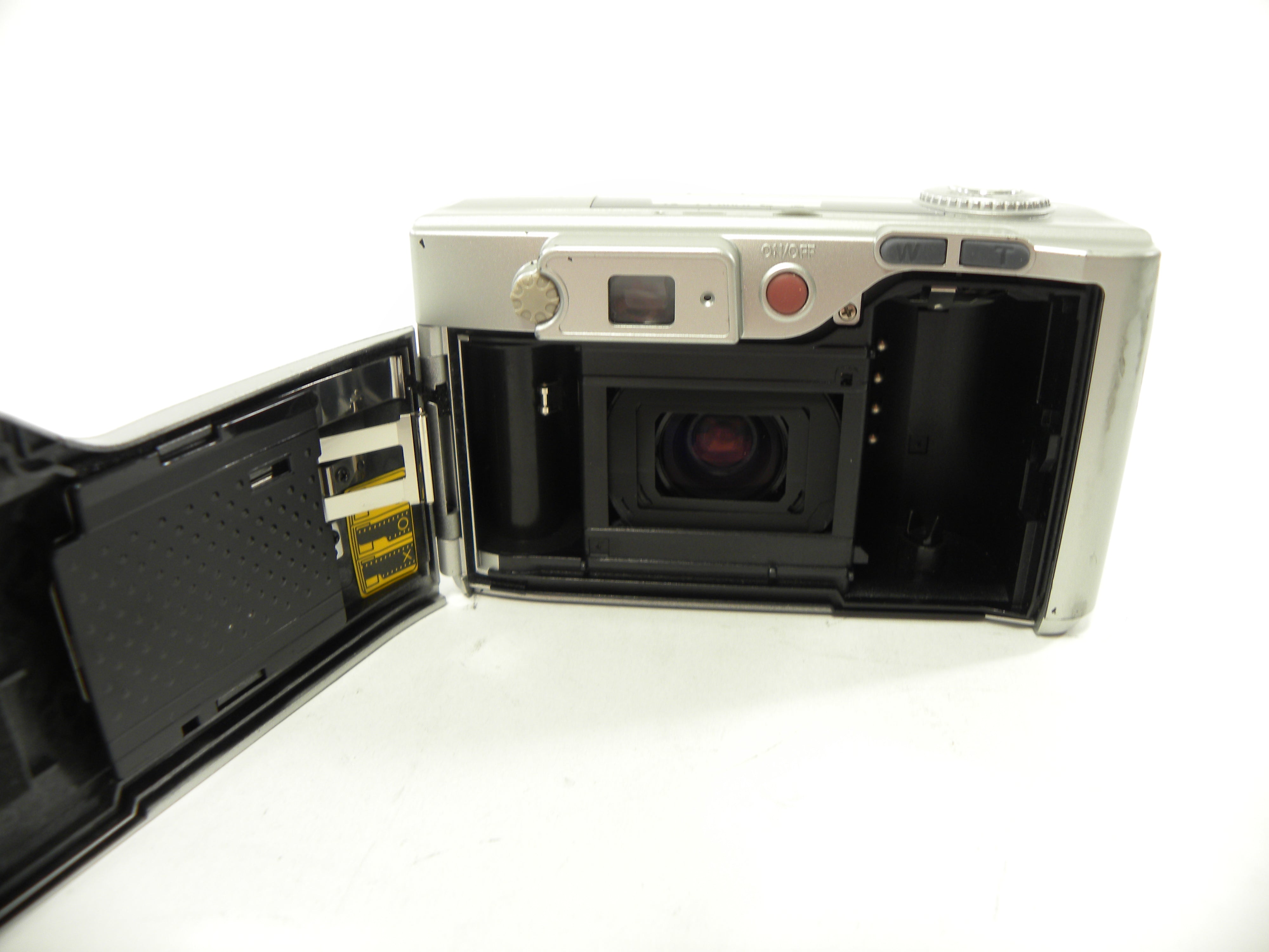 Samsung Maxima Zoom 120 Ti Quartz Date 35mm camera
