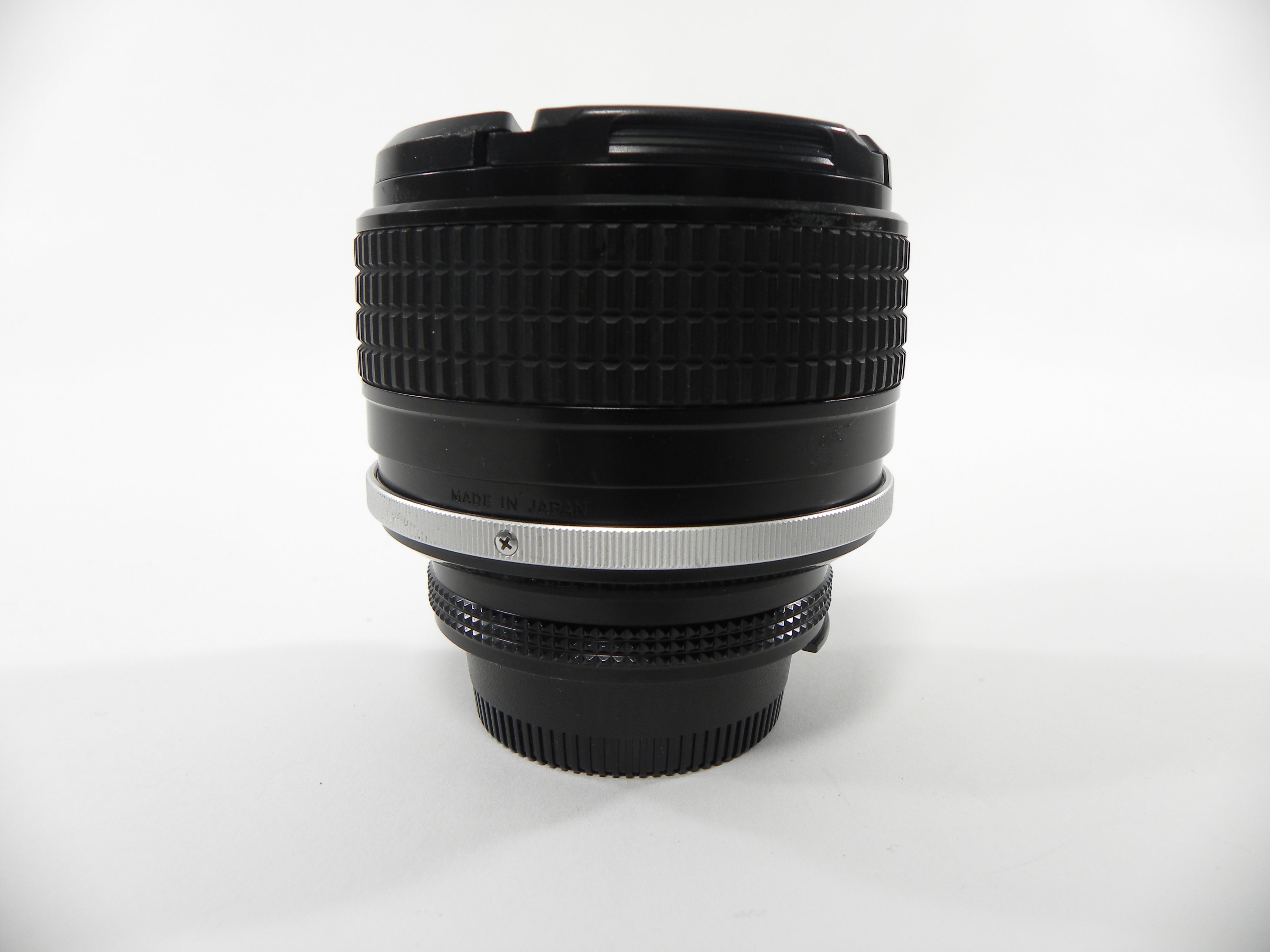 Nikon Nikkor 85mm f1.4 Ais lens   AS IS  No Returns