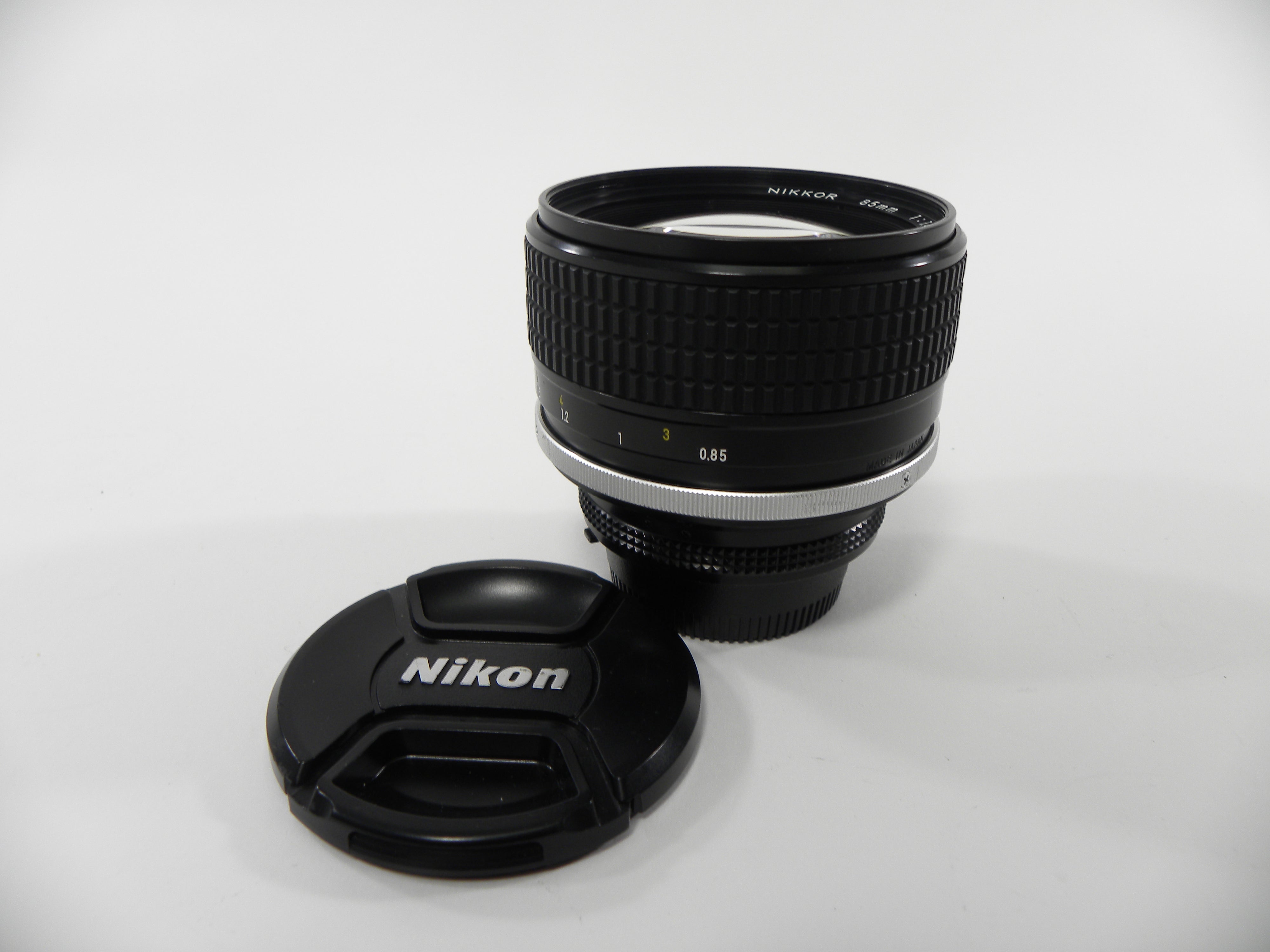 Nikon Nikkor 85mm f1.4 Ais lens   AS IS  No Returns