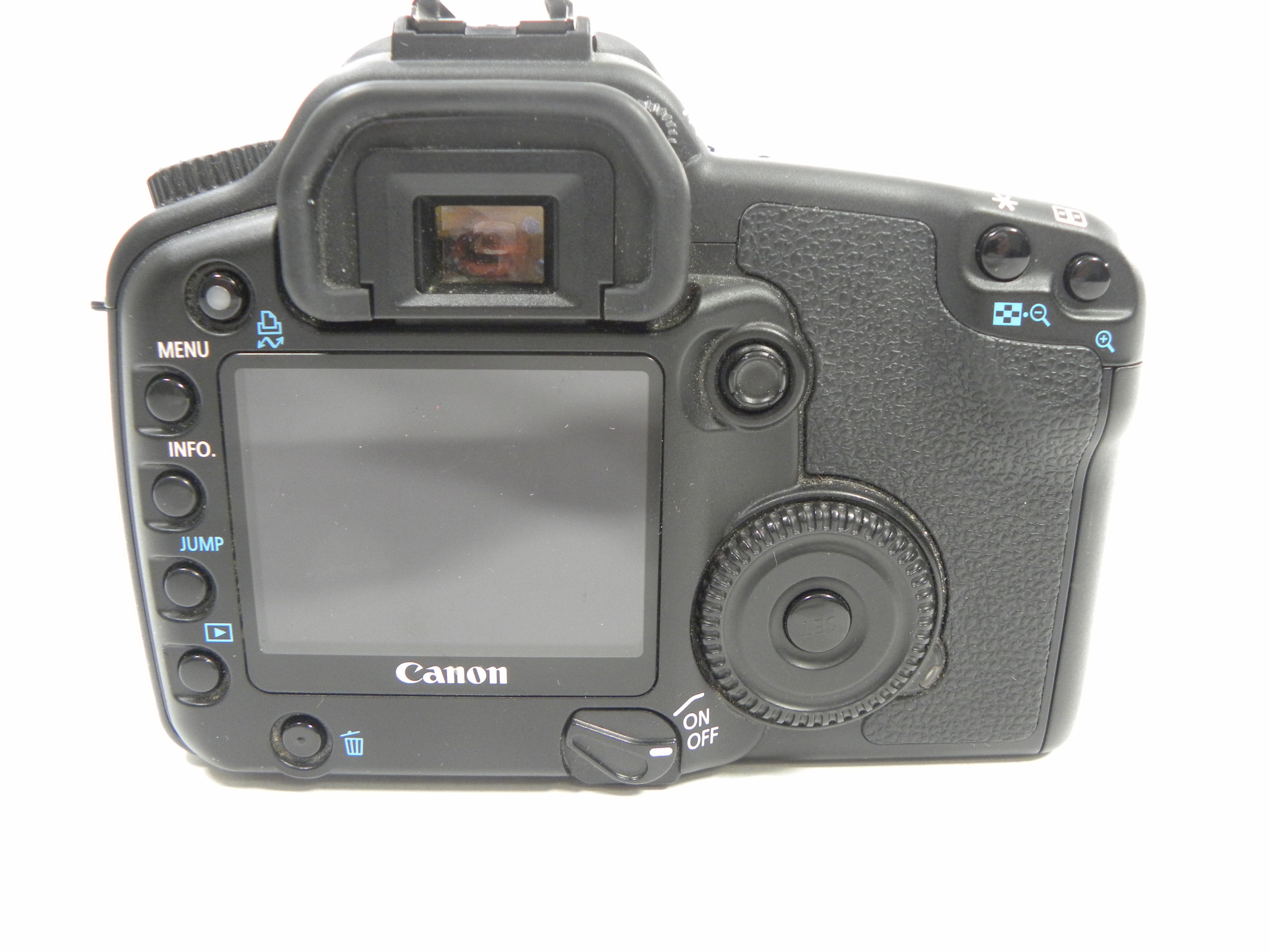 Canon EOS 30D 8.2mp Digital SLR body only AS IS  (Parts or Repair) No Returns