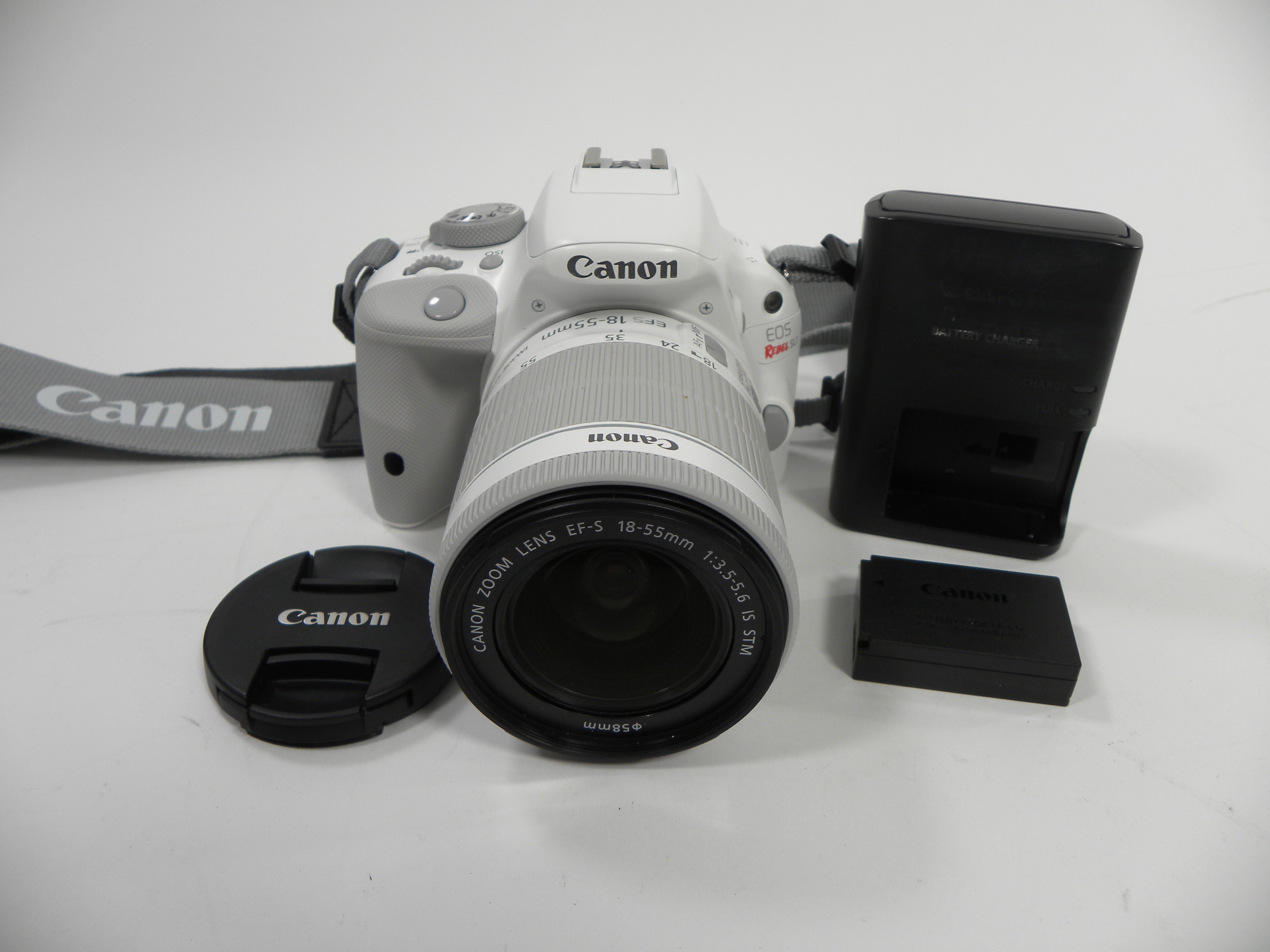Canon EOS Rebel SL1 18.0mp Digital SLR w/EF-S 18-55 IS STM Shutter Ct. 675