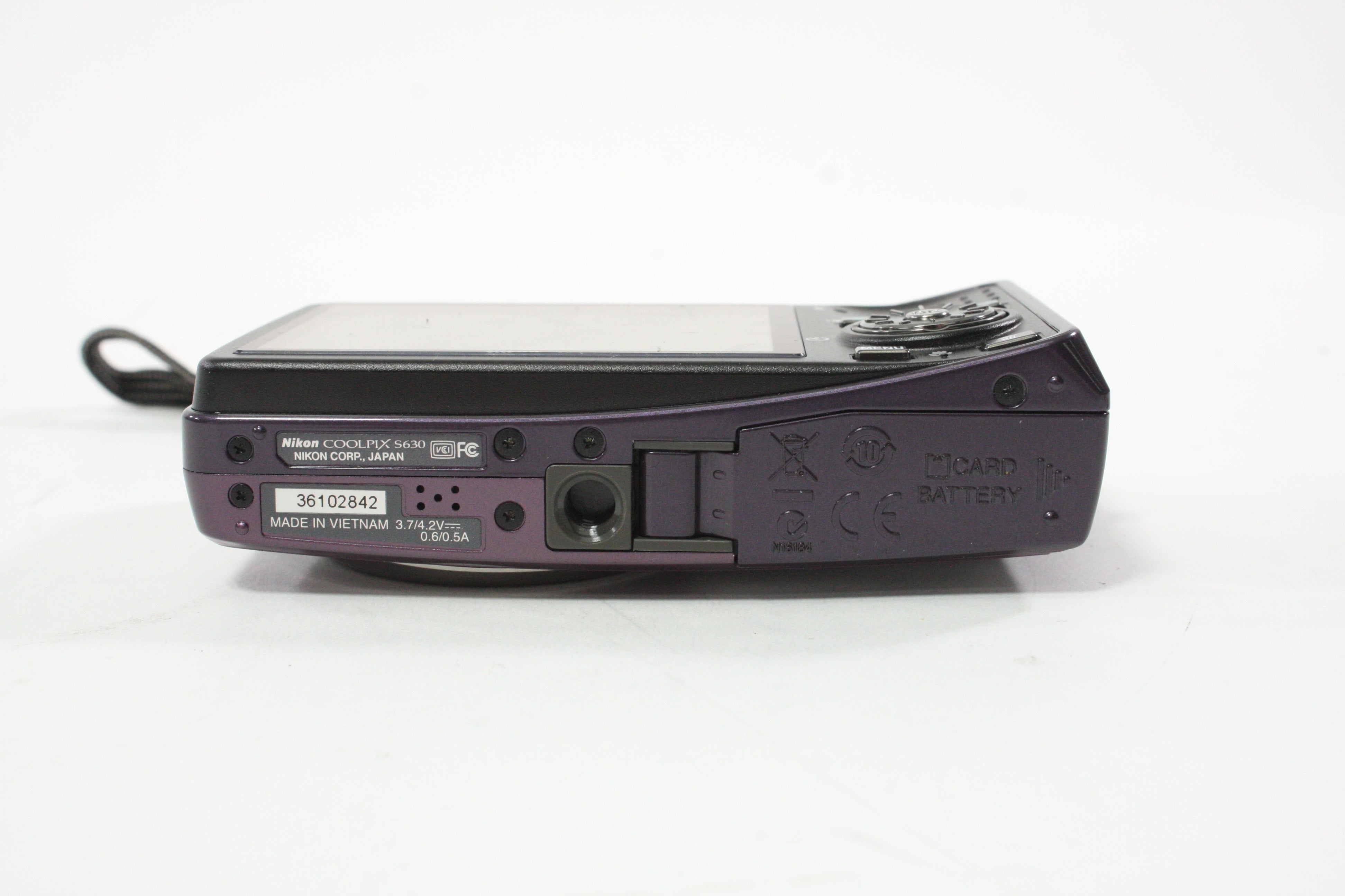 Nikon Coolpix S630 Digital Point-and-Shoot 7x Zoom 12.0mp (Purple)