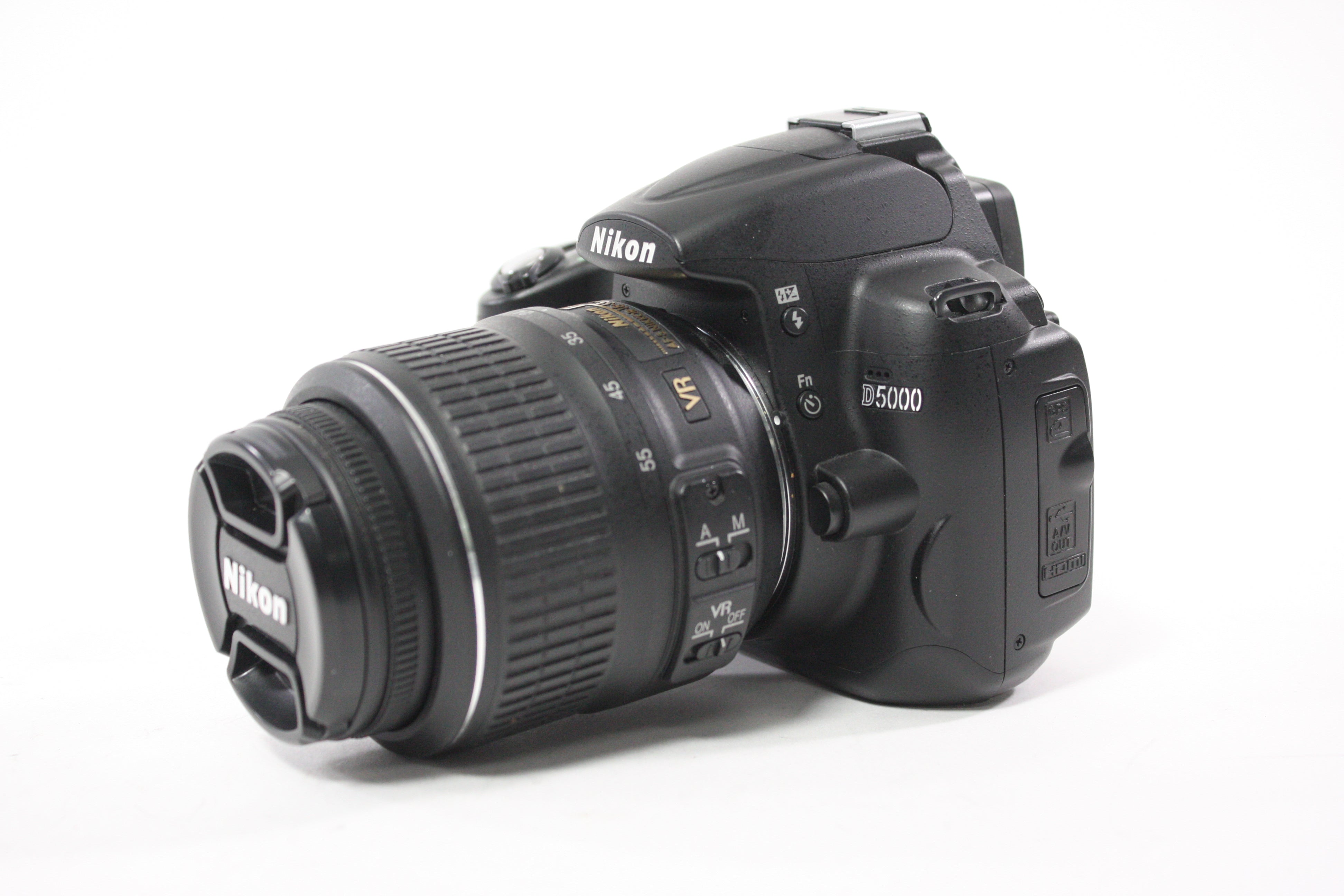 Nikon D5000 DSLR Camera with Nikon 18-55mm f/3.5-5.6G DX VR Lens with Shutter Count 5,107