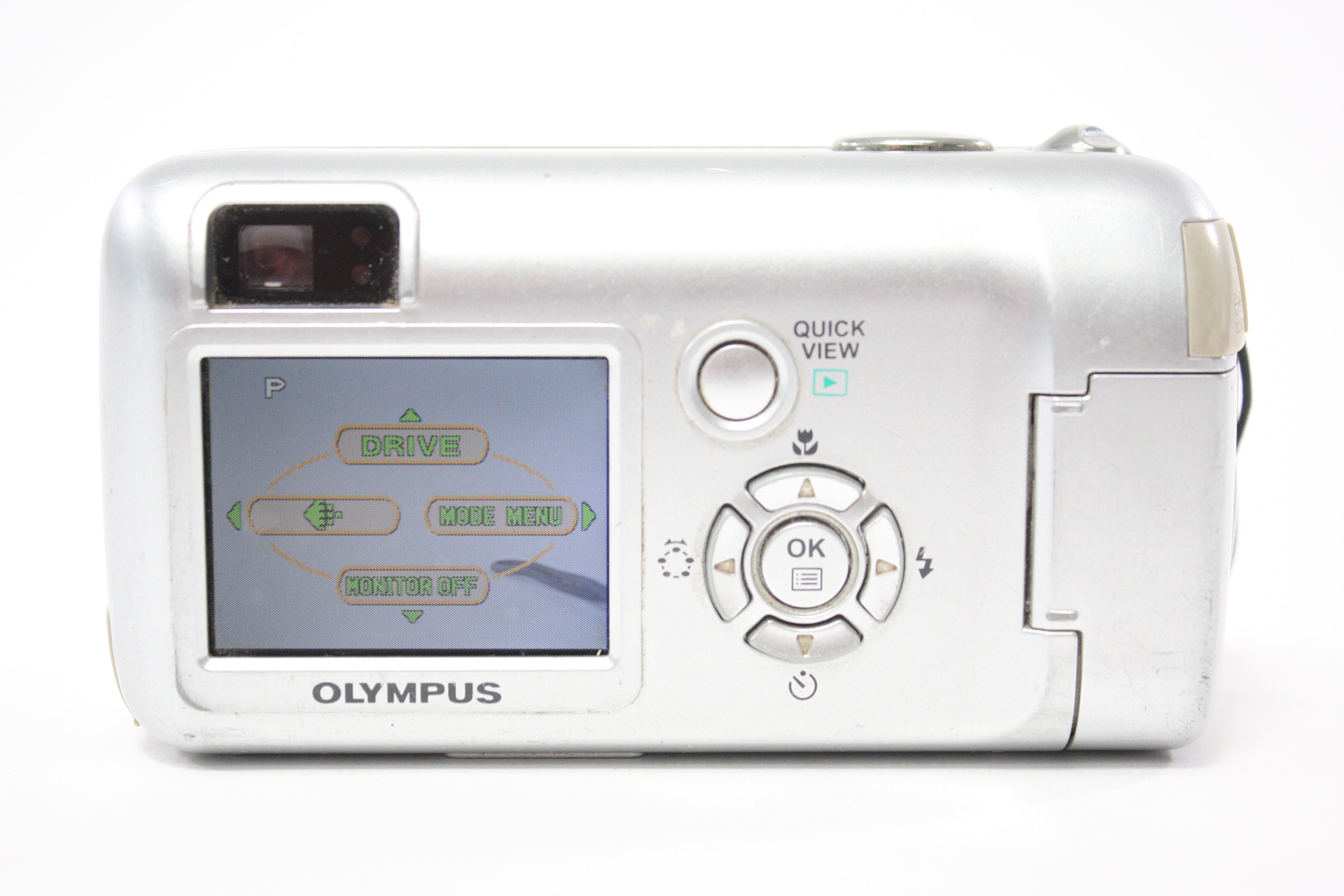 Olympus Camedia  D-560 Zoom Digital Point and Shoot Camera 3x Zoom 3.2mp (Silver)