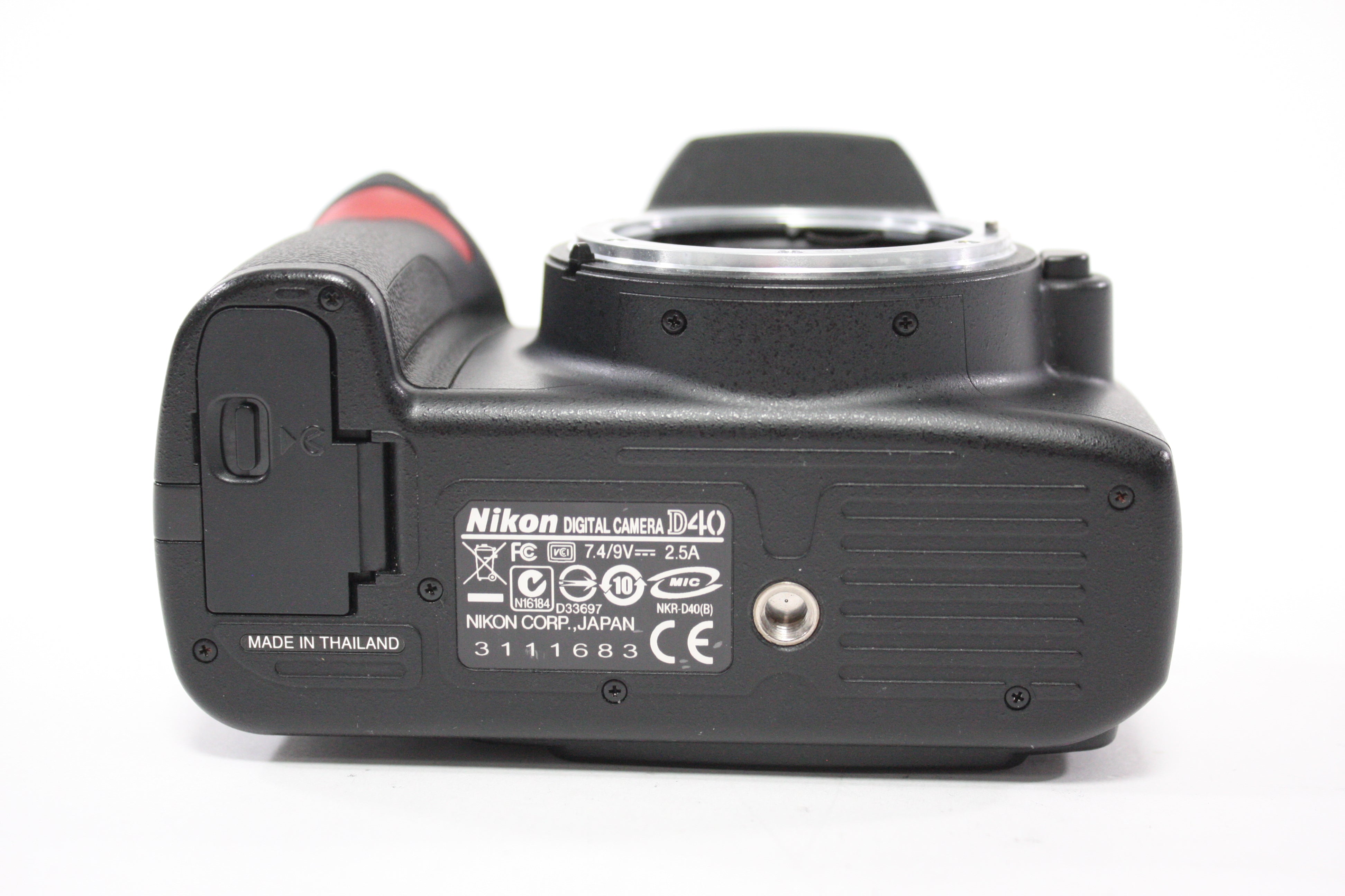 Nikon D40 DSLR Camera with Nikon 18-55mm f/3.5-5.6G II DX Nikkor AF-S Lens with Shutter Count 3,108