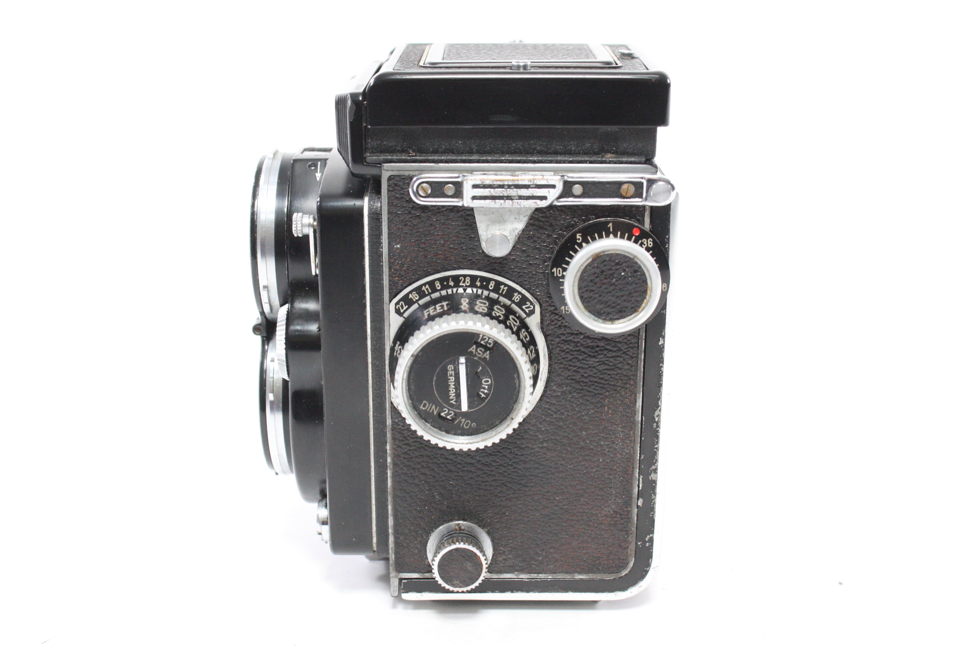 Rolleiflex 2.8 D Medium Format TLR Camera with Schneider-Kreuznach Xenotar 80mm f/2.8 Lens